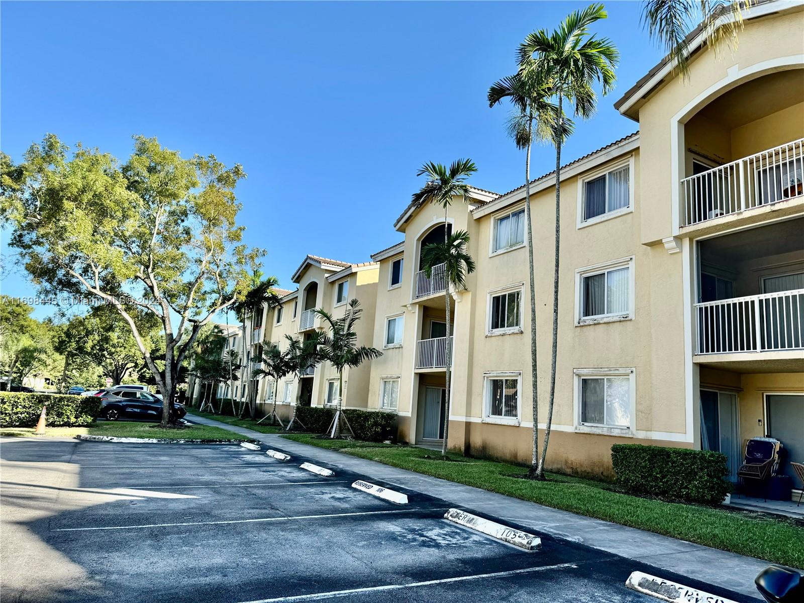 ROYAL GRAND CONDO - Residential