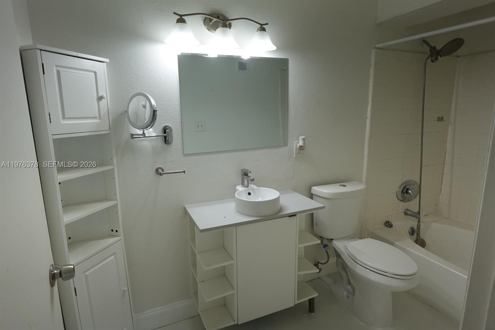 BISCAYNE BEACH CLUB CONDO - Residential Lease