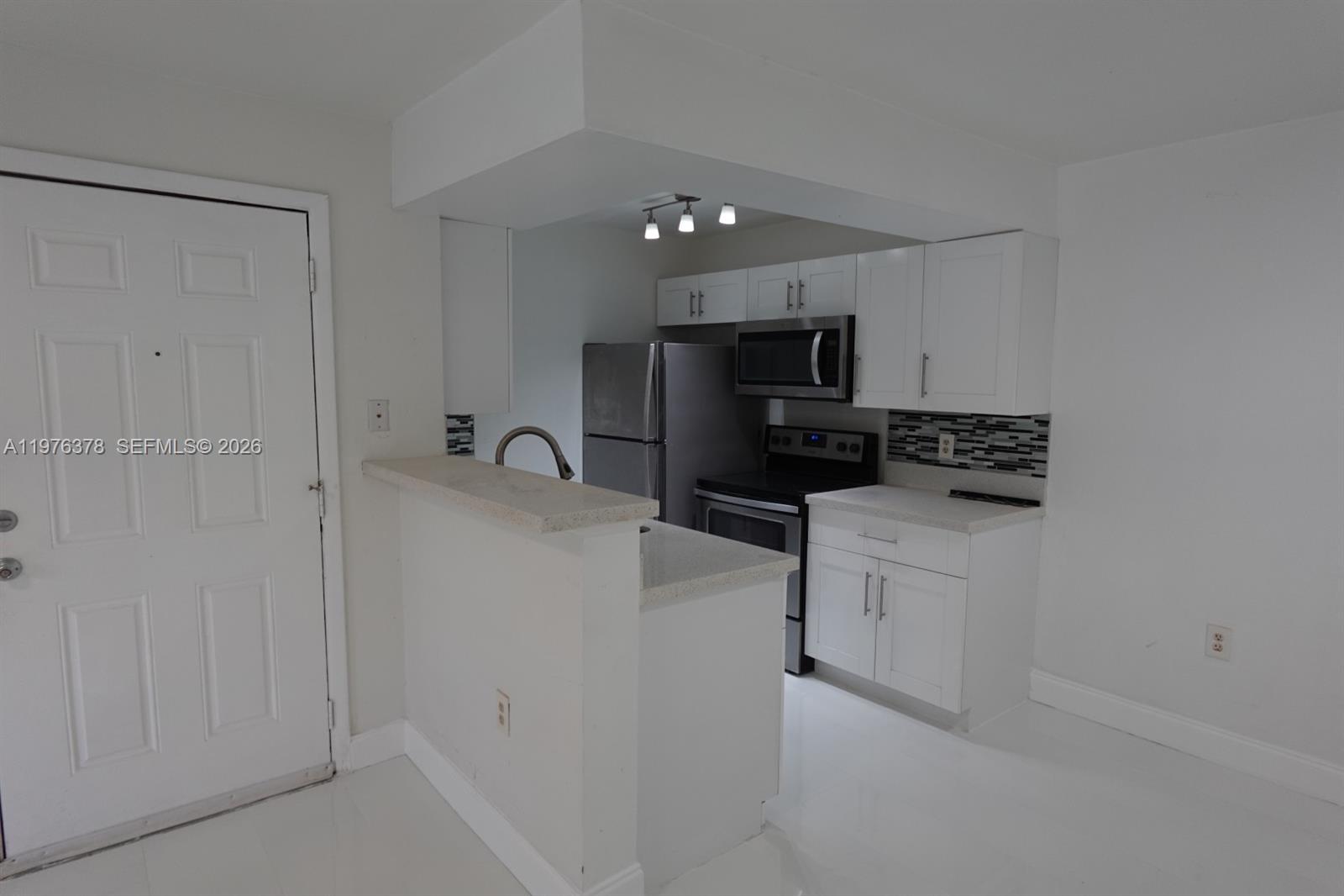 BISCAYNE BEACH CLUB CONDO - Residential Lease