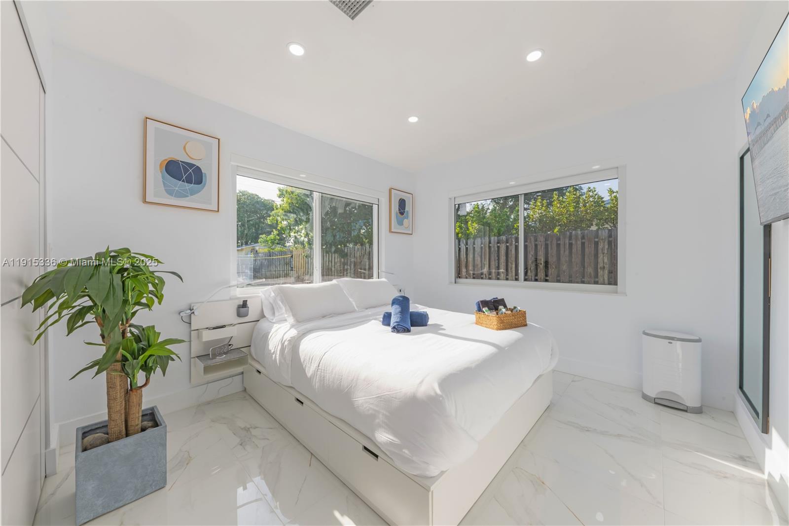 CORAL MANOR THIRD ADD - Residential