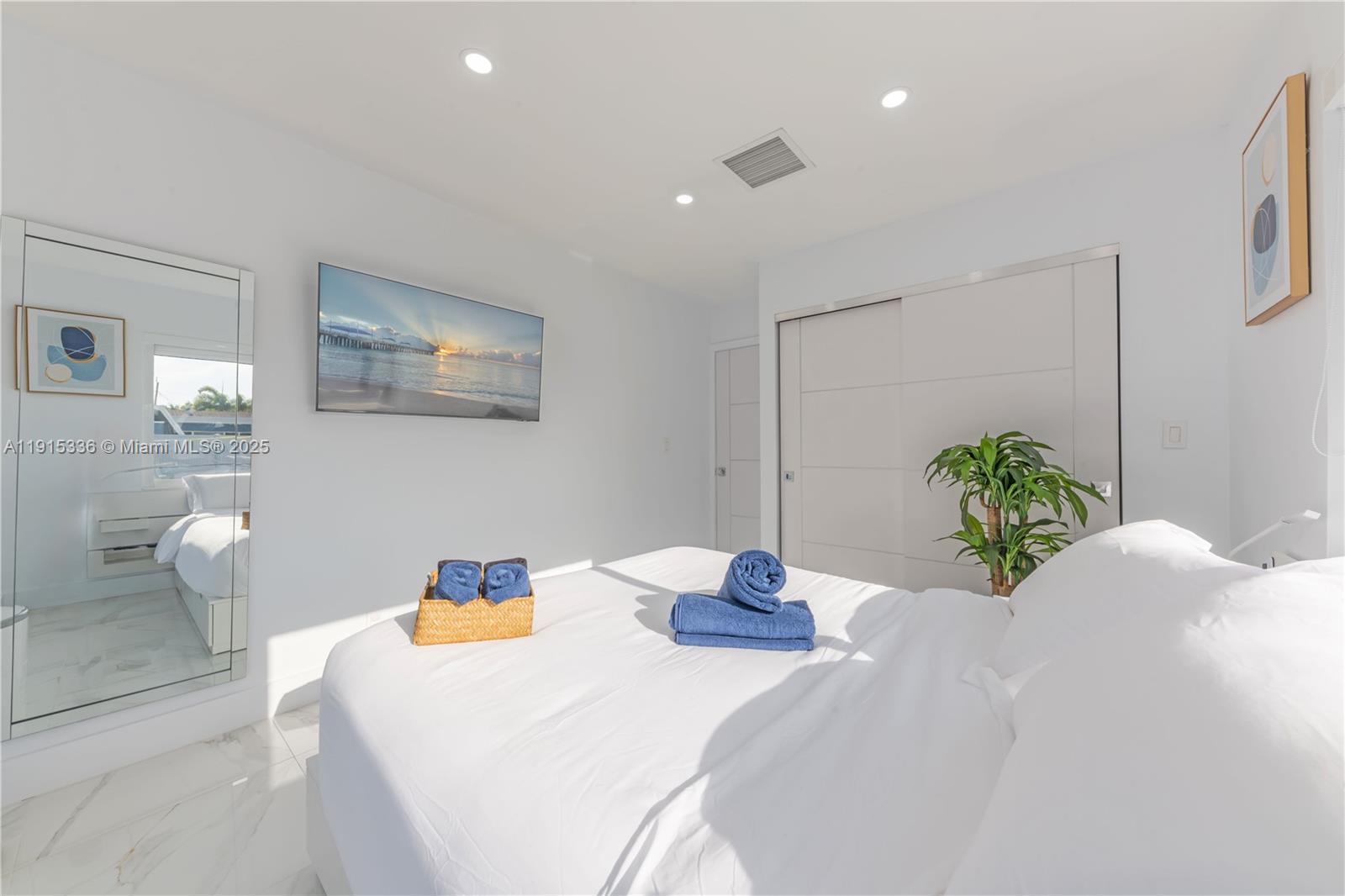 CORAL MANOR THIRD ADD - Residential