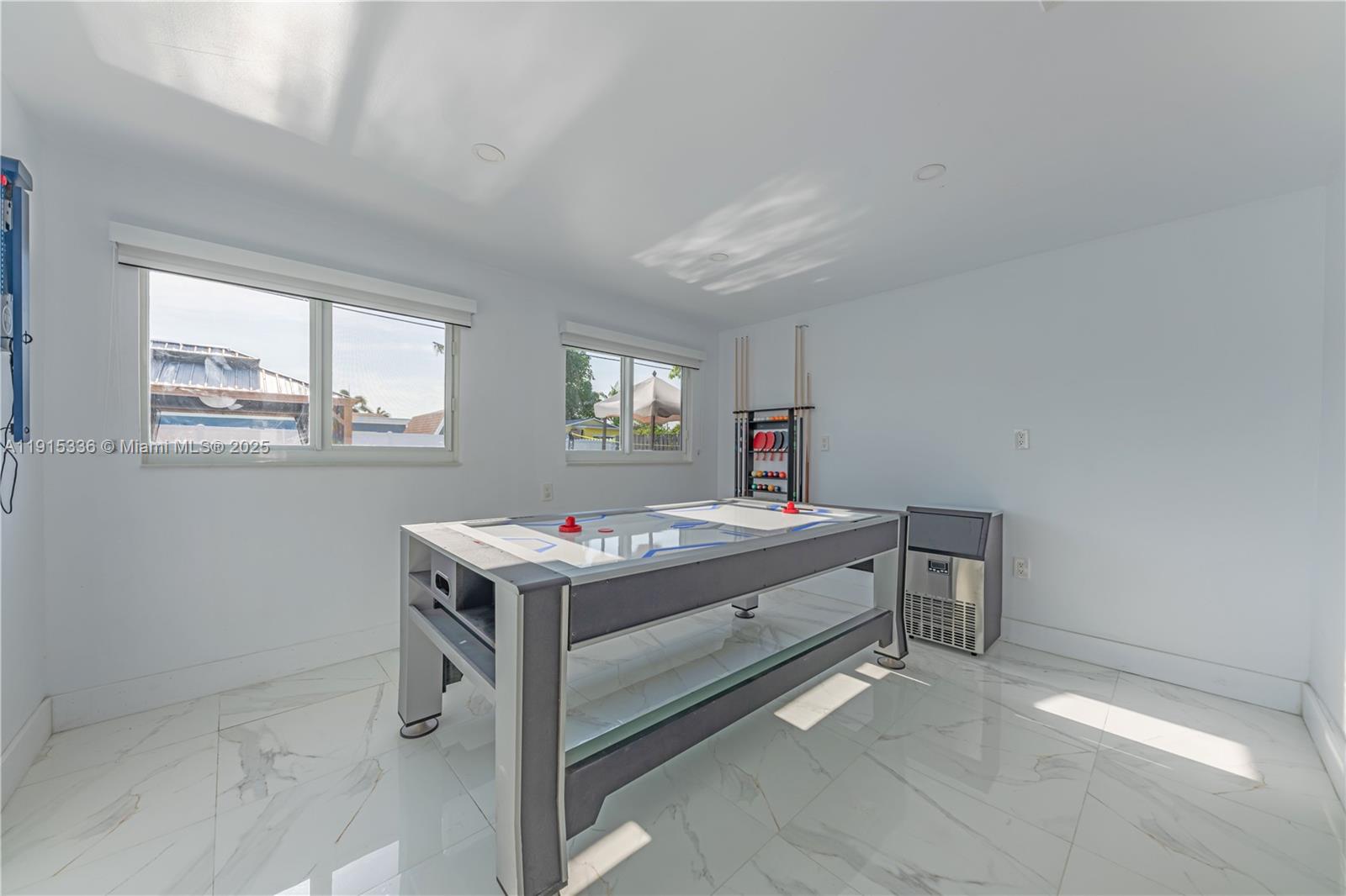 CORAL MANOR THIRD ADD - Residential