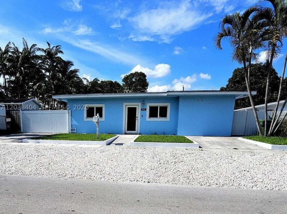 572 E 38th St, Hialeah FL 33013