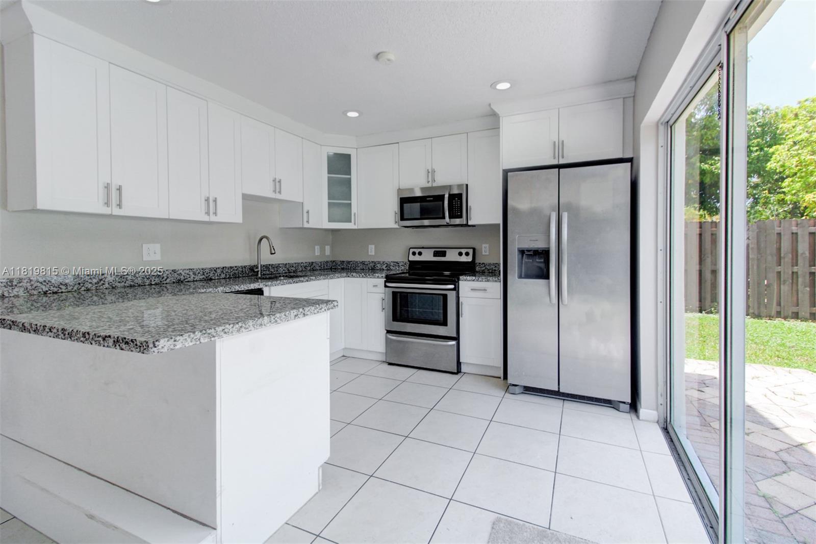 LAKESIDE SOUTH - Residential