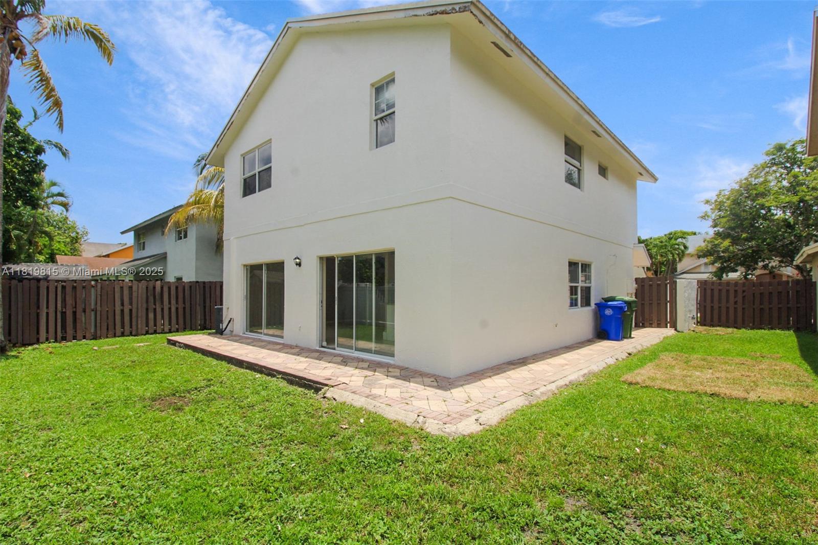 LAKESIDE SOUTH - Residential