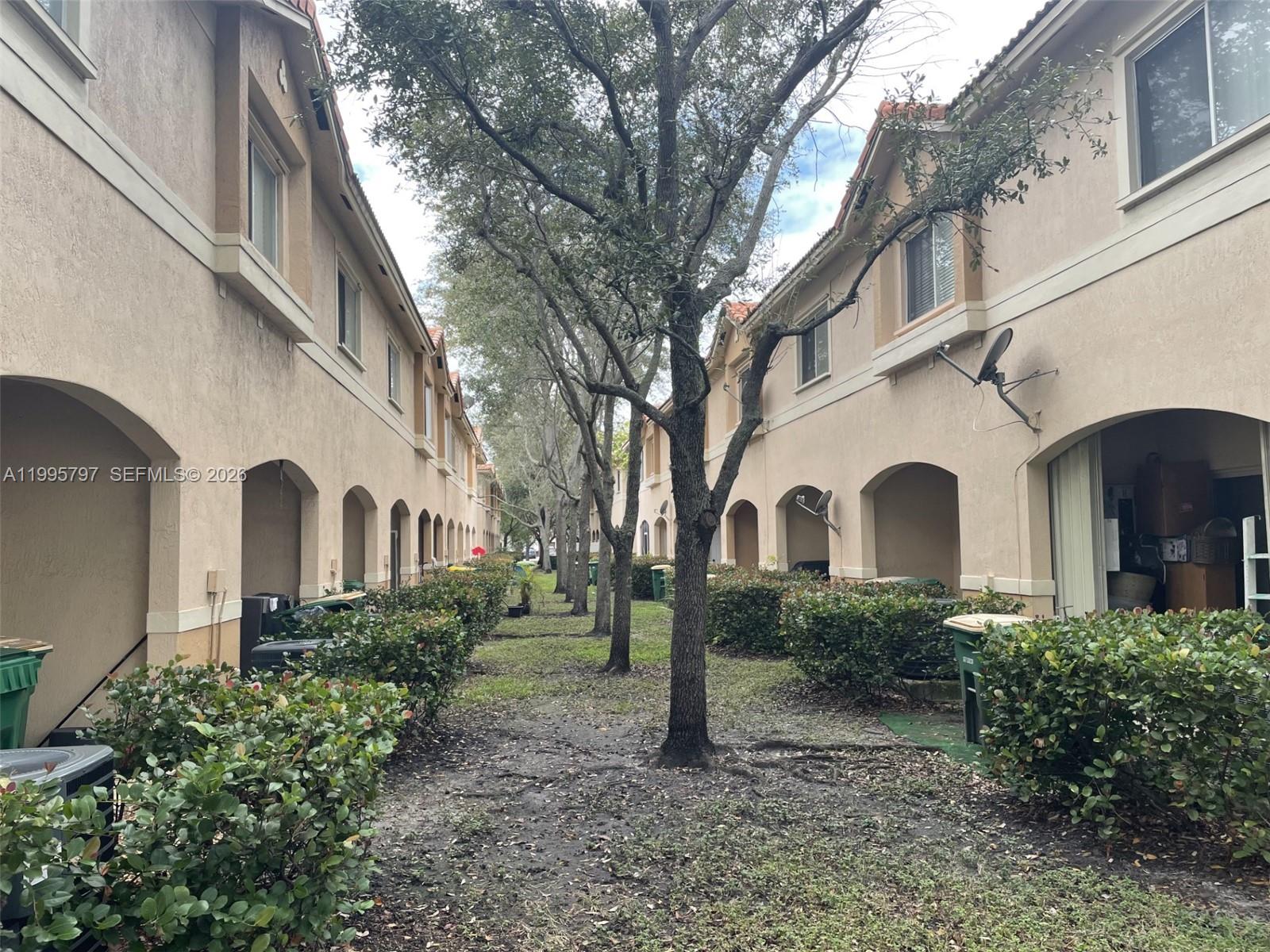 WOODLAND VILLAS 1ST ADD - Residential