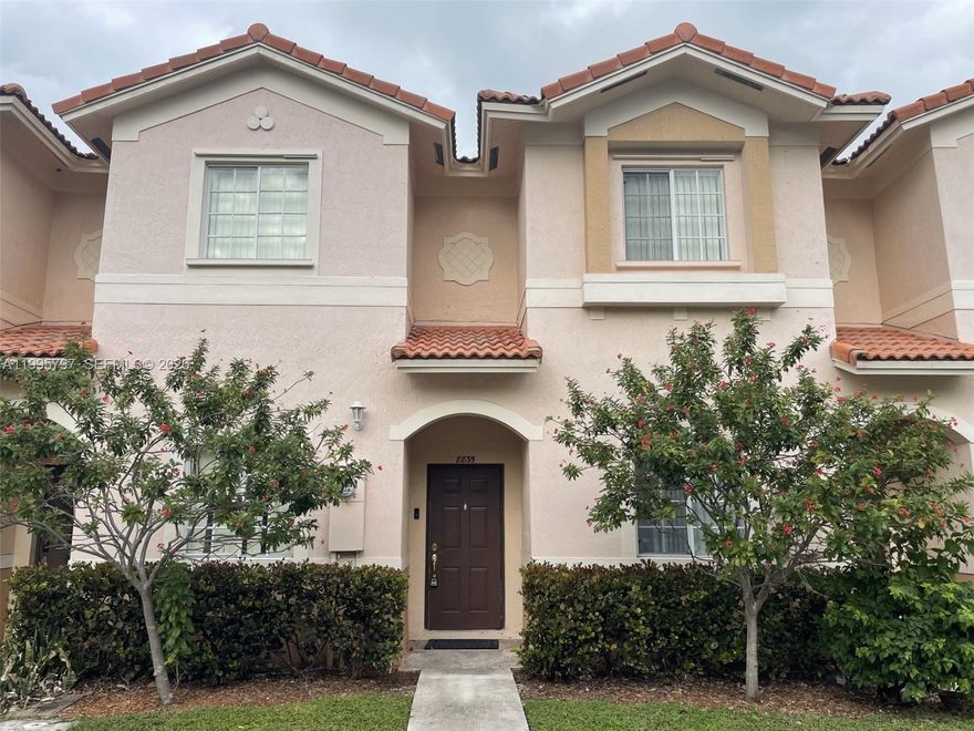 RARELY AVAILBLE 2/2.5 TOWNHOUSE IN SOUGHT-AFTER CATALINA ISLES IN TAMARAC.
SMALL QUIET POOL COMMUMITY CLOSE TO THE SAWGRASS EXPRESS WAY.
ONE OF THE LOWEST MAINTENANCE FEES IN THE COUNTY. 
WE ARE CLOSE TO BOTH SUNRISE AND TAMARAC SPORTS COMPLEXES