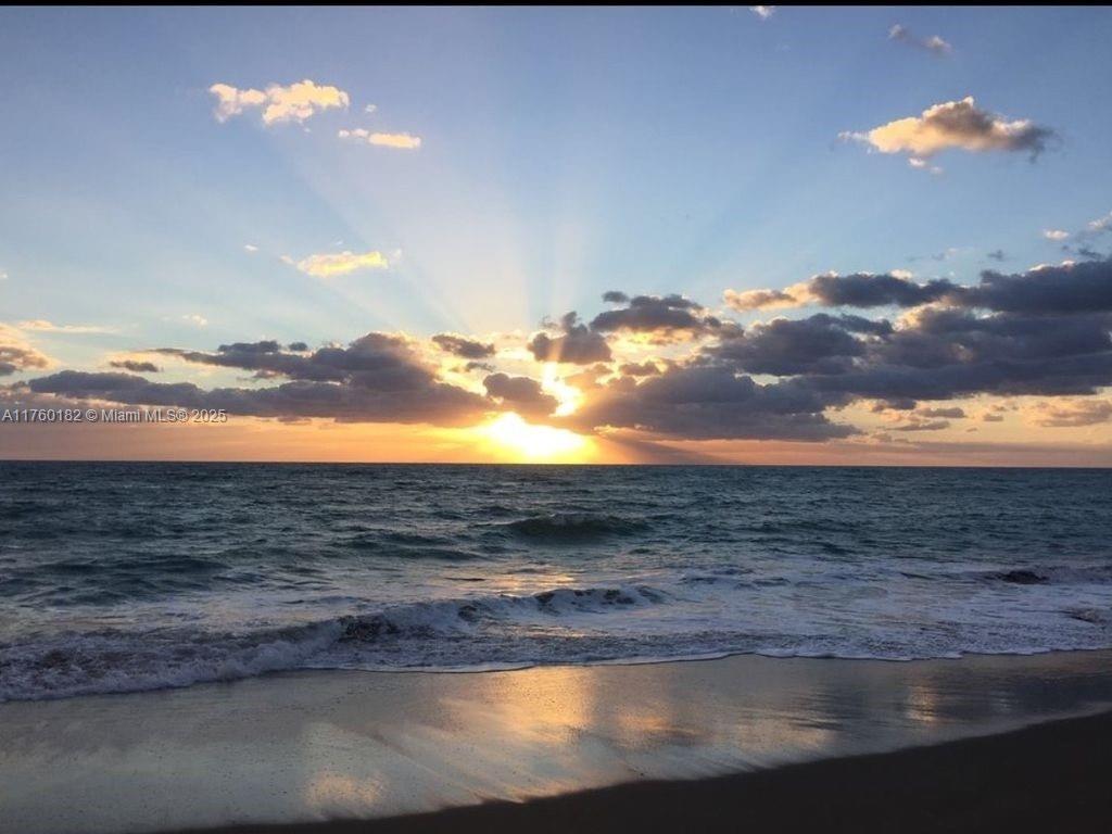 OCEAN VILLAS III CONDOMIN - Residential