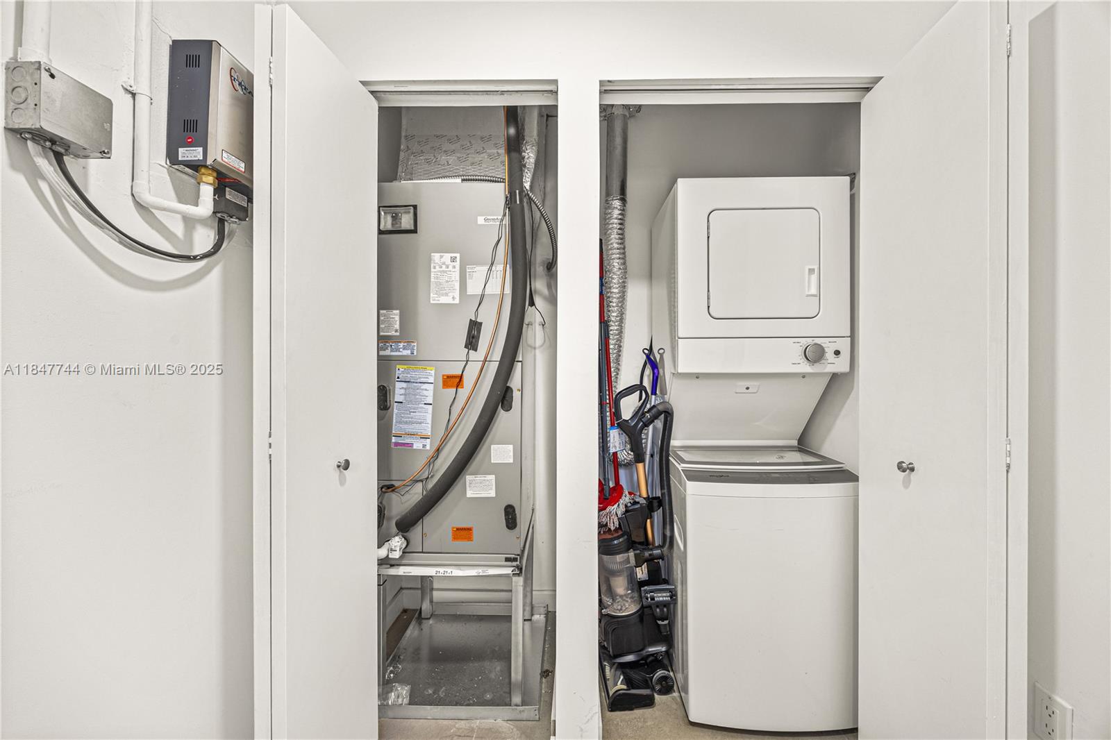 ORANGEBROOK GOLF ESTATES - Residential