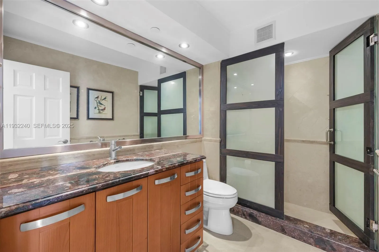 Key Biscayne, Florida 33149, United States, 3 Bedrooms Bedrooms, ,3 BathroomsBathrooms,Residential,Active,256816