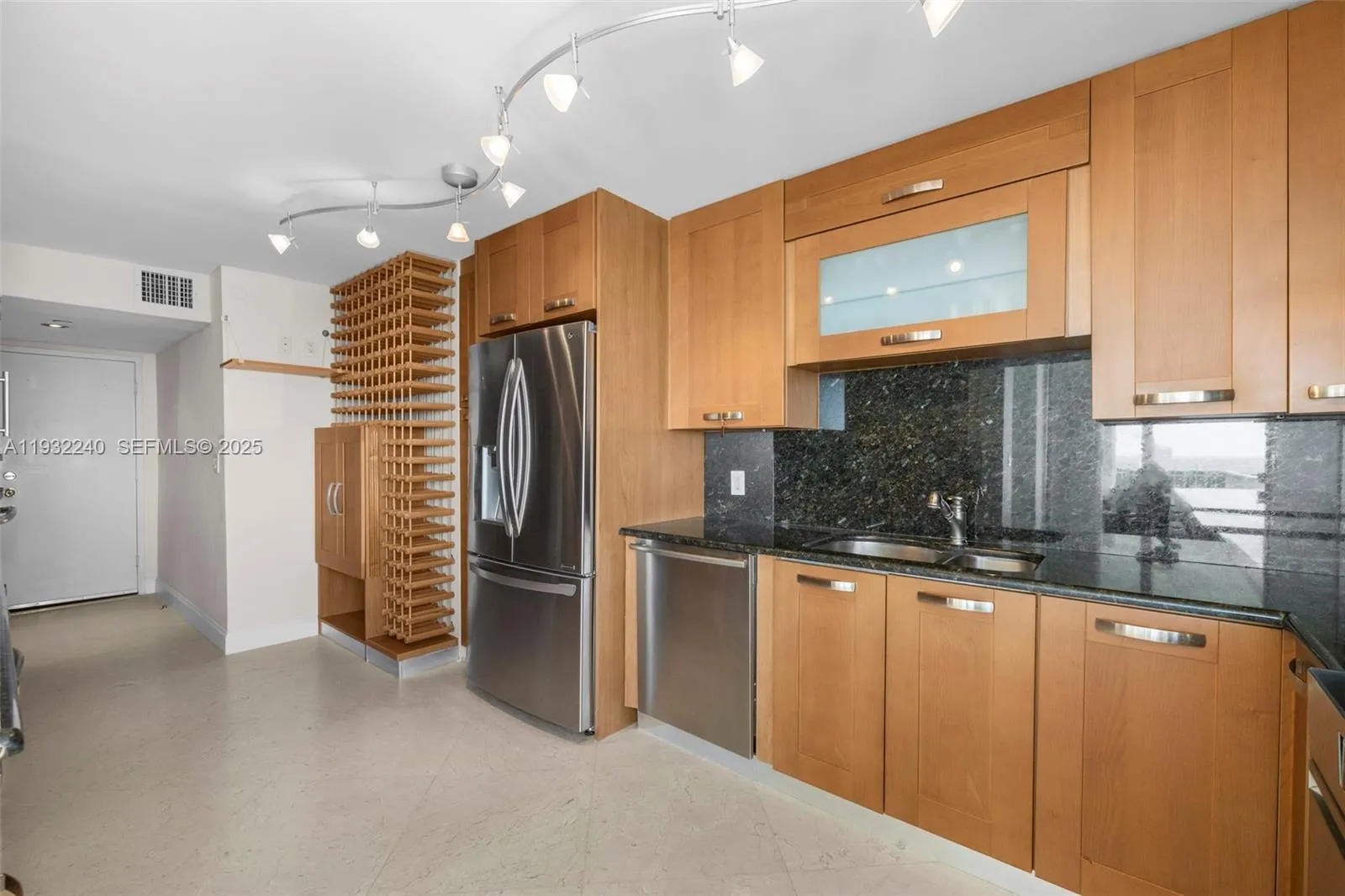 Key Biscayne, Florida 33149, United States, 3 Bedrooms Bedrooms, ,3 BathroomsBathrooms,Residential,Active,256816