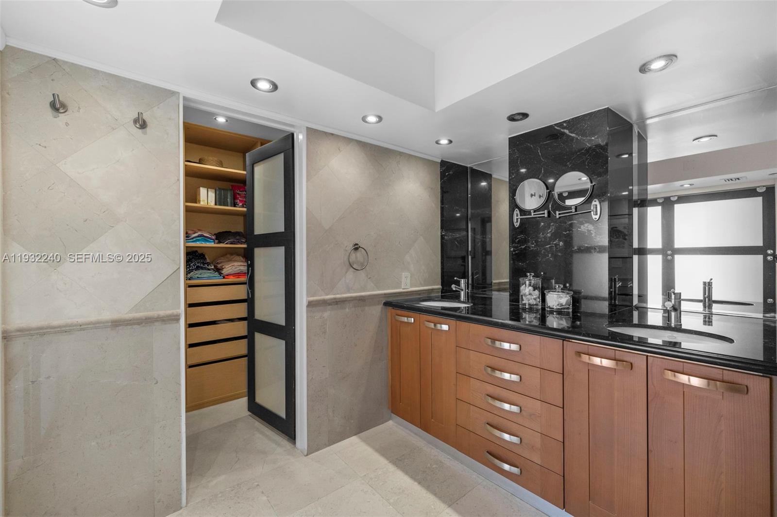 CASA DEL MAR CONDO - Residential