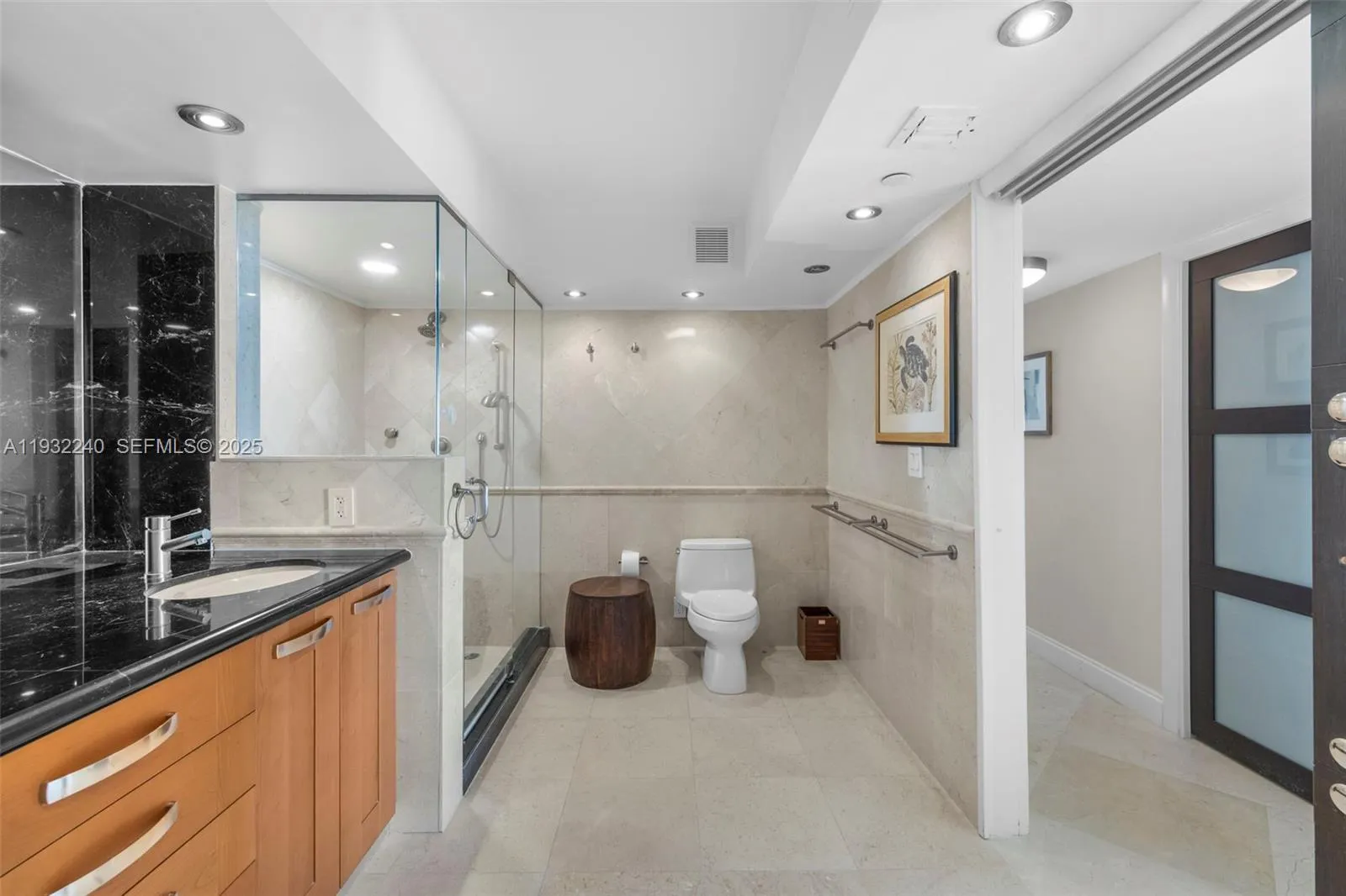 Key Biscayne, Florida 33149, United States, 3 Bedrooms Bedrooms, ,3 BathroomsBathrooms,Residential,Active,256816