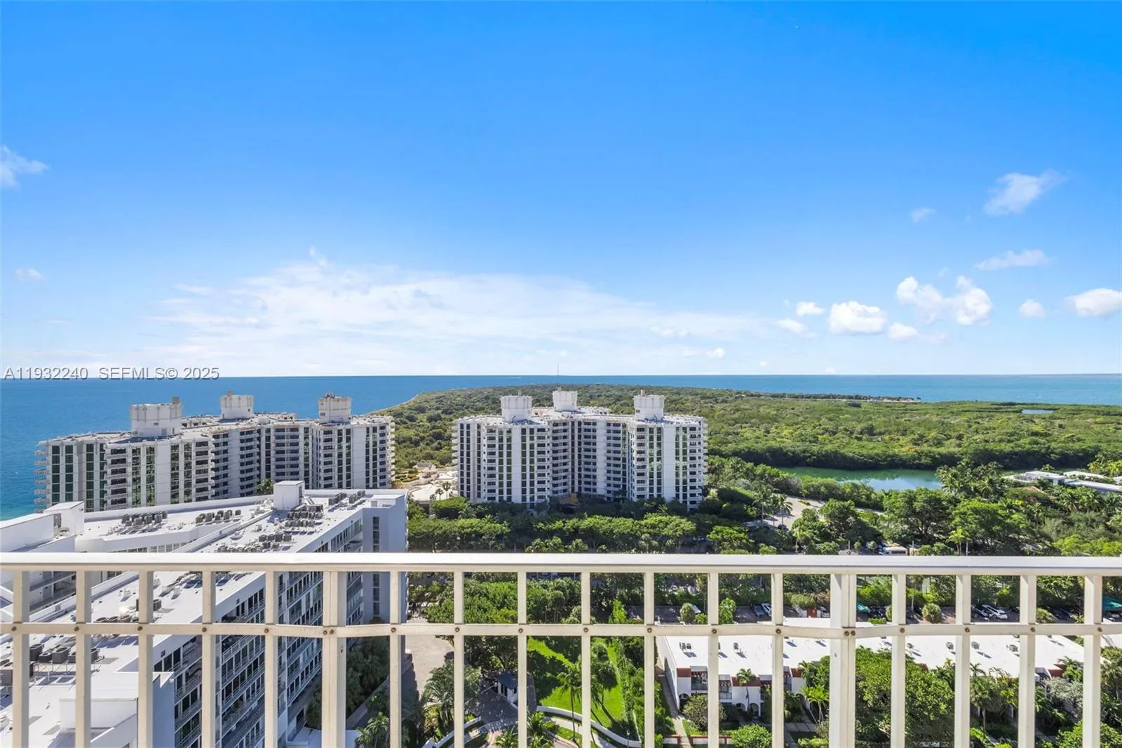 Key Biscayne, Florida 33149, United States, 3 Bedrooms Bedrooms, ,3 BathroomsBathrooms,Residential,Active,256816
