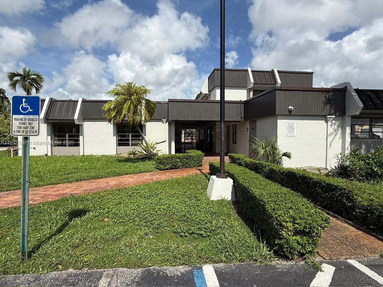 10405 N Kendall Dr A114