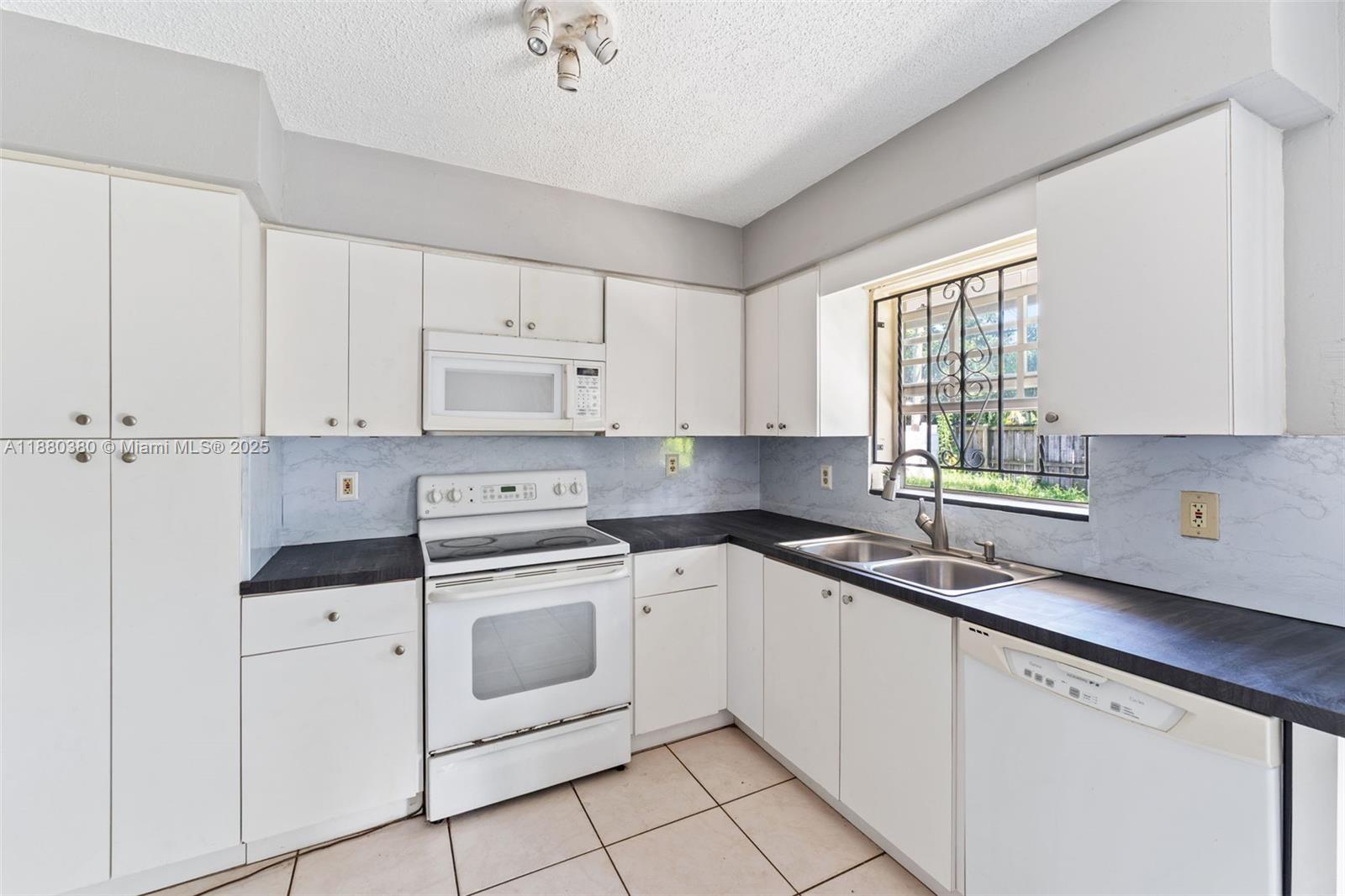 MIRAMAR SEC 13 - Residential