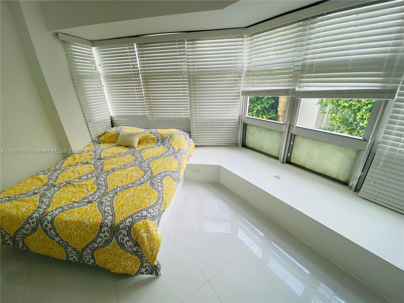 OCTAGON TOWERS I CONDO - Residential Lease