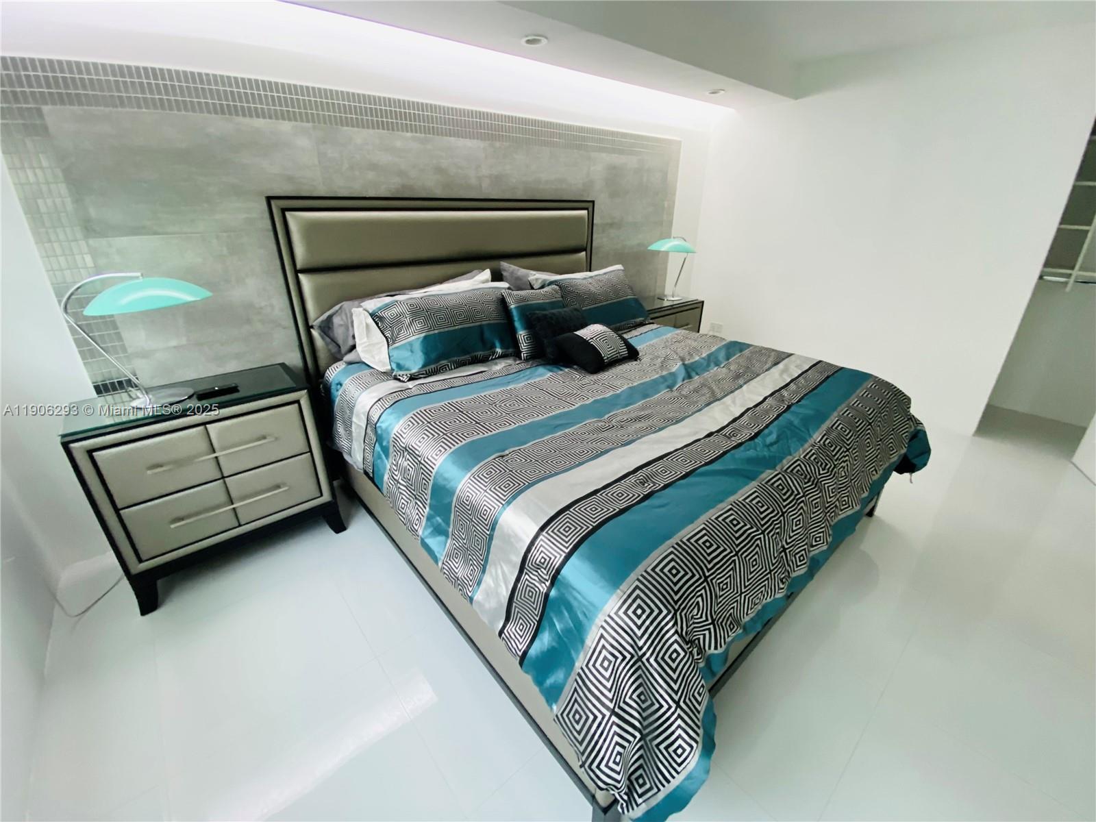 OCTAGON TOWERS I CONDO - Residential Lease