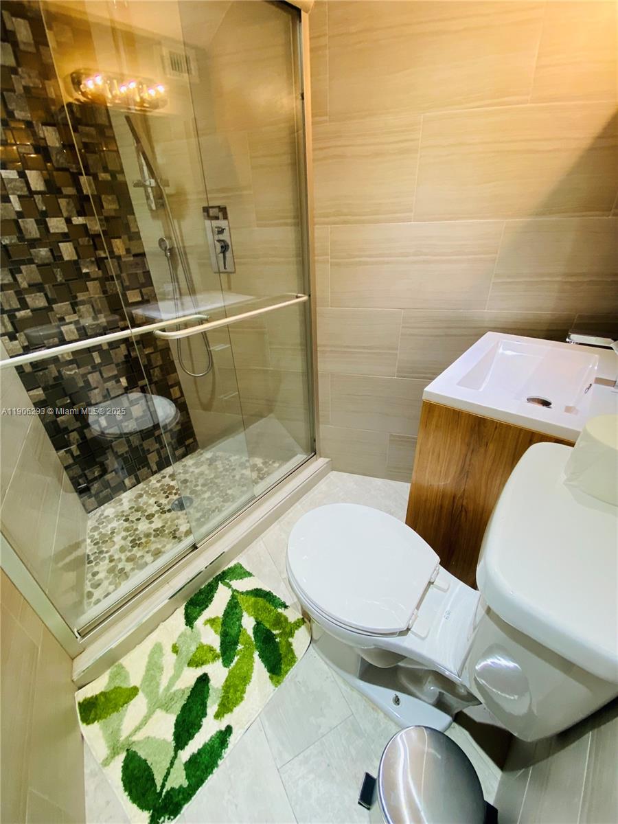 OCTAGON TOWERS I CONDO - Residential Lease