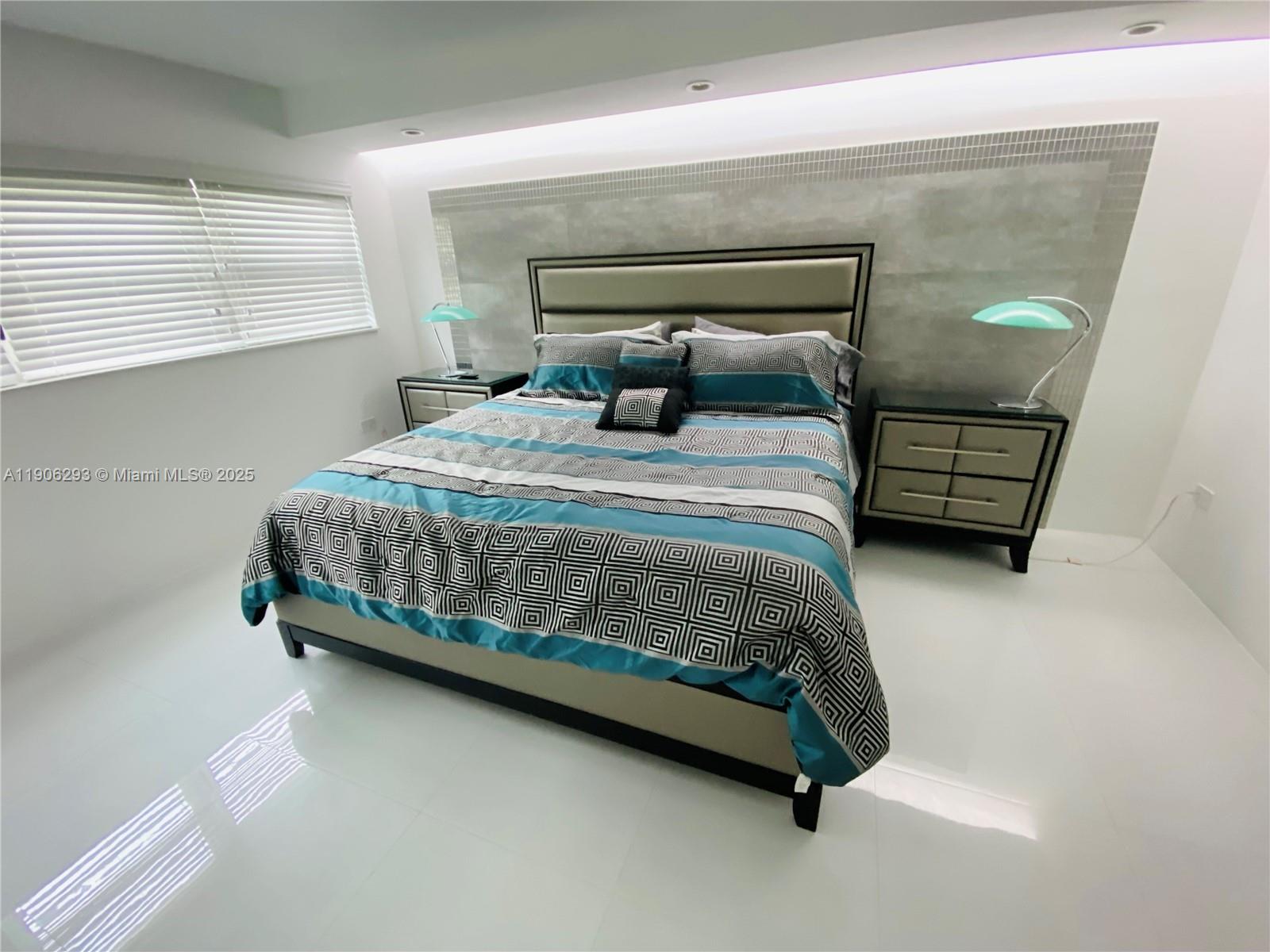 OCTAGON TOWERS I CONDO - Residential Lease