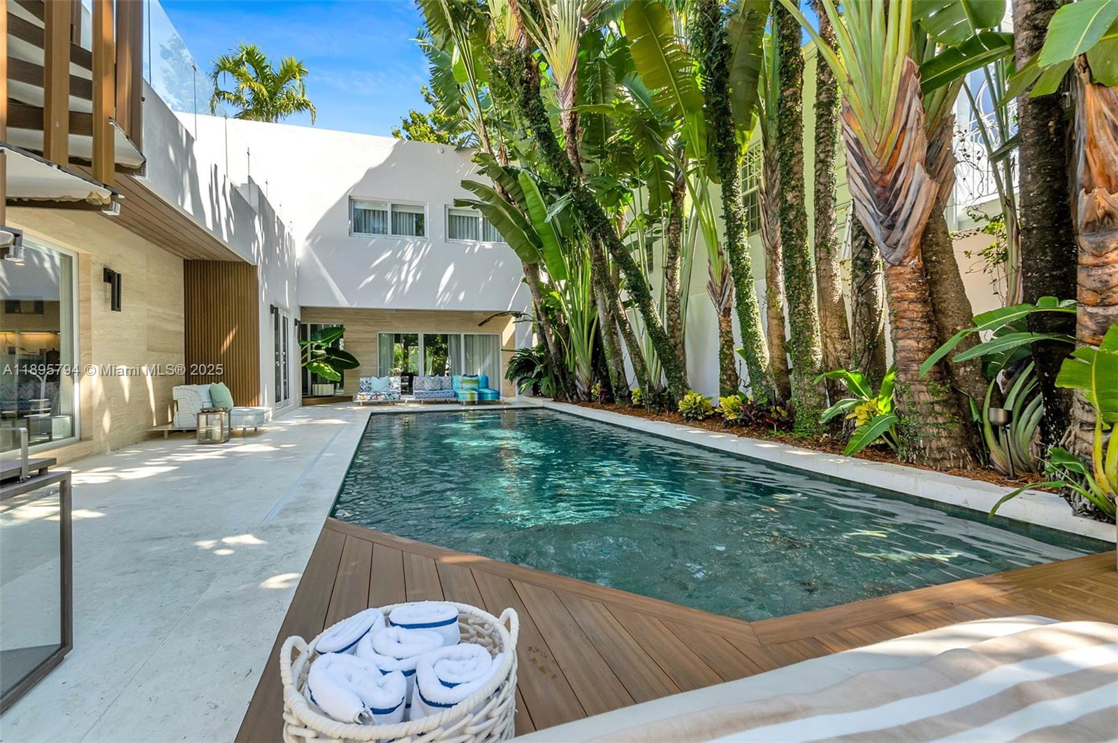 CRYSTAL BLUFF - Residential