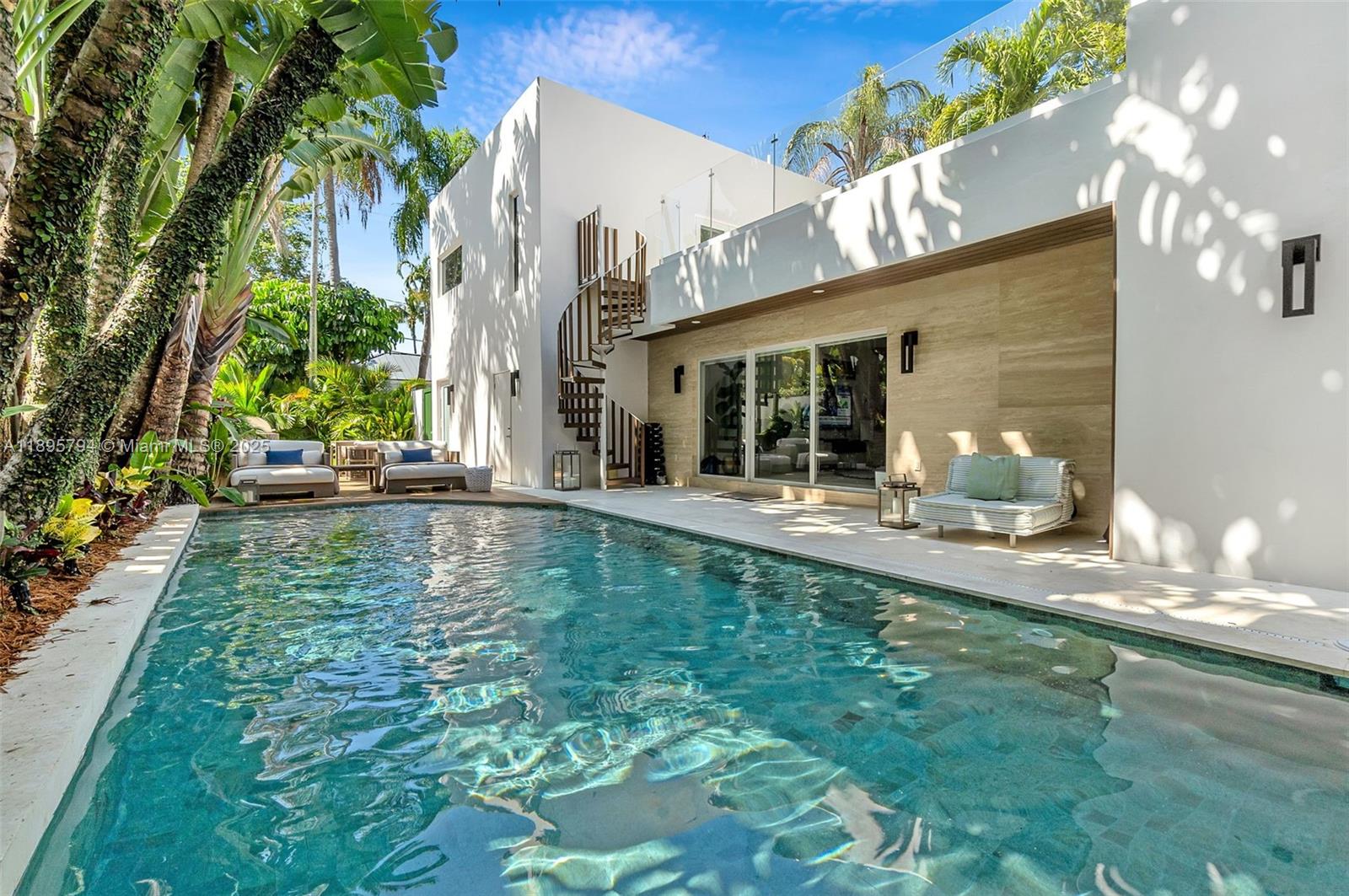 CRYSTAL BLUFF - Residential