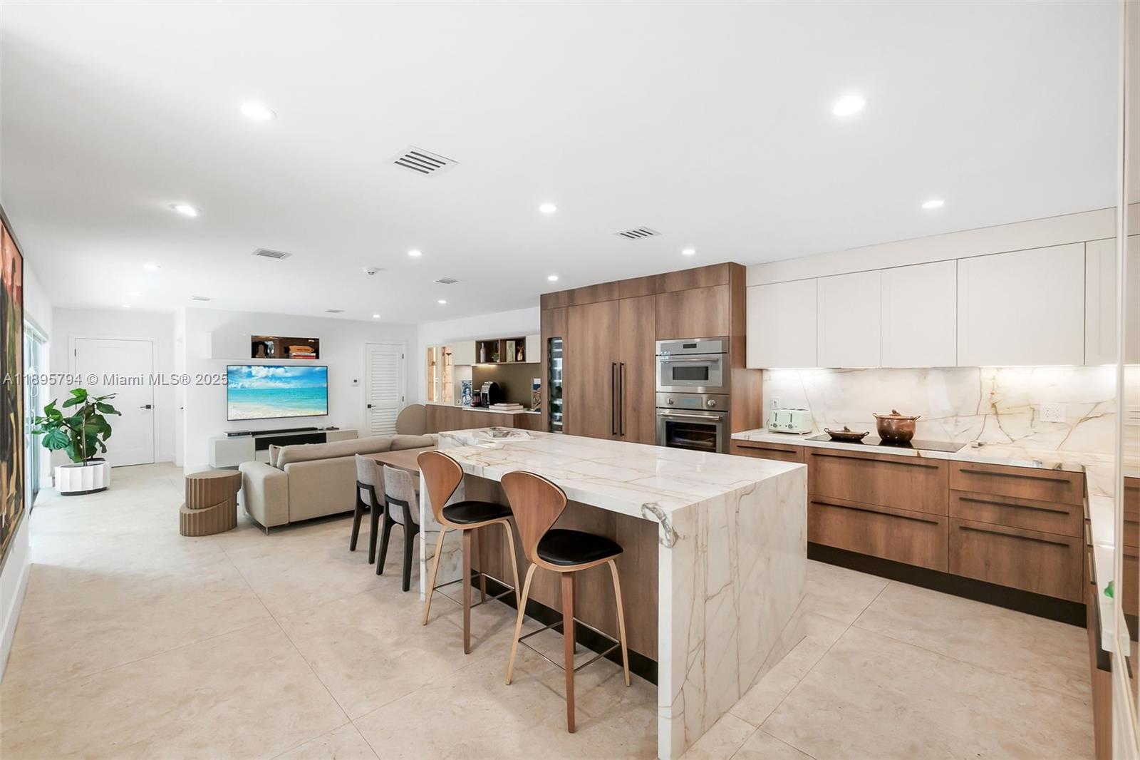 CRYSTAL BLUFF - Residential