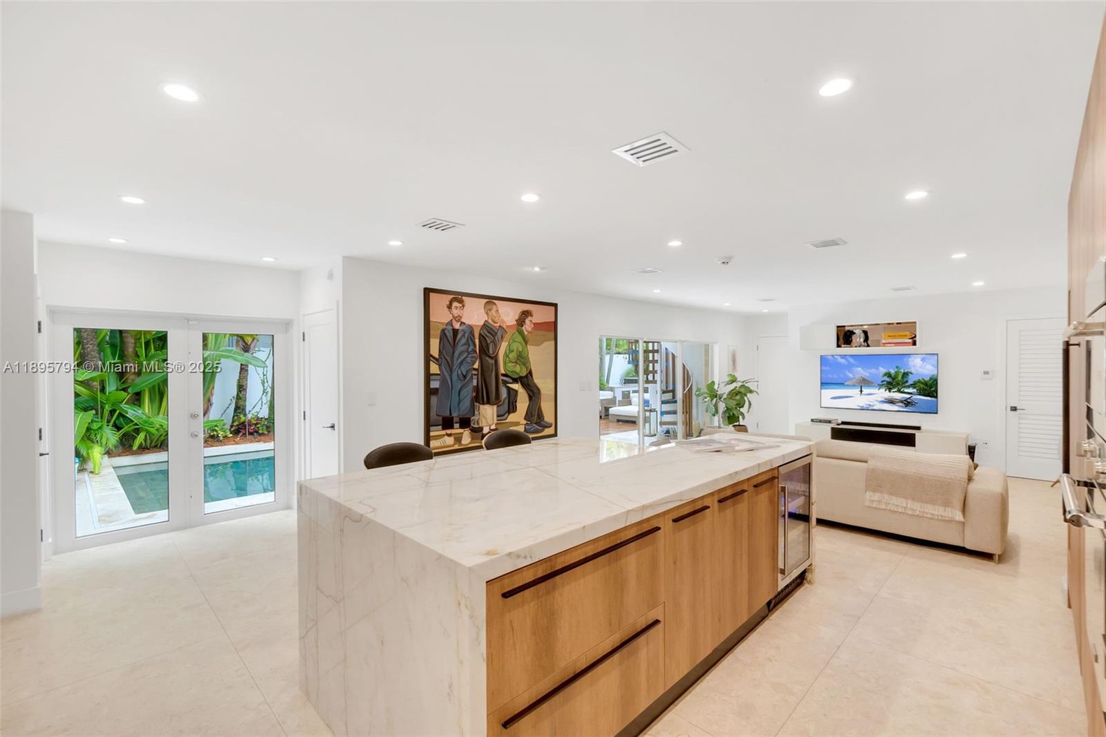 CRYSTAL BLUFF - Residential