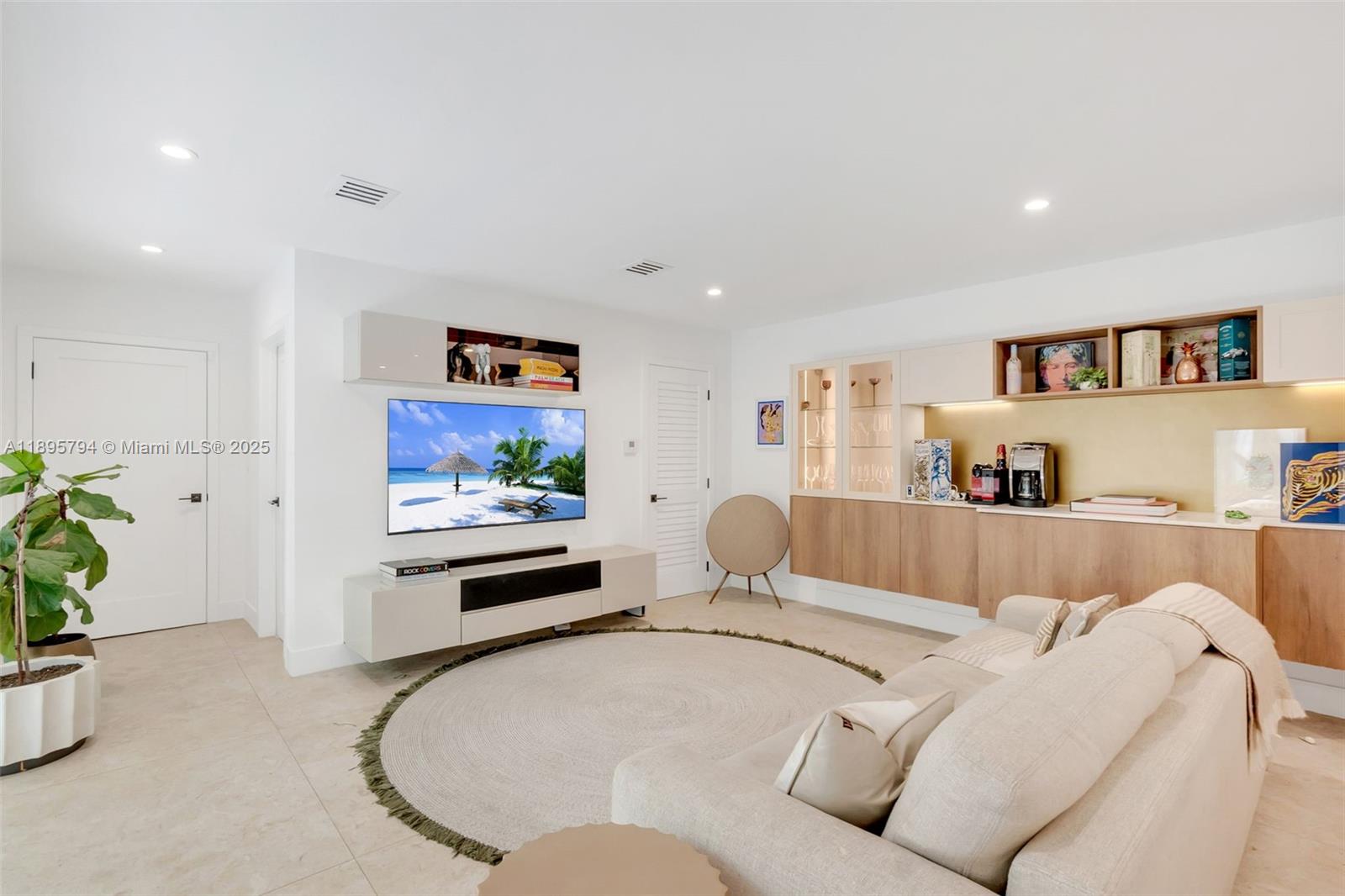CRYSTAL BLUFF - Residential