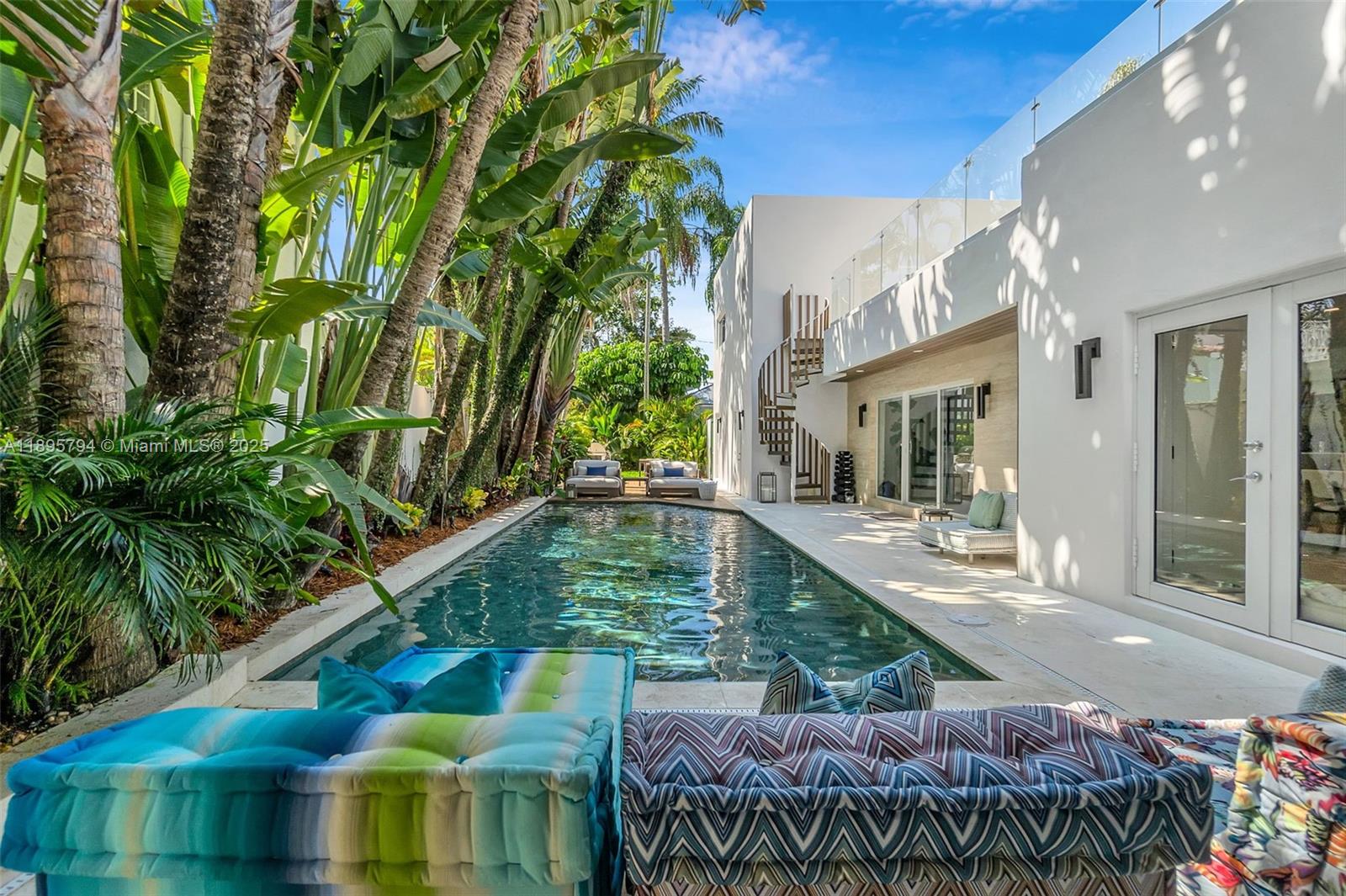 CRYSTAL BLUFF - Residential