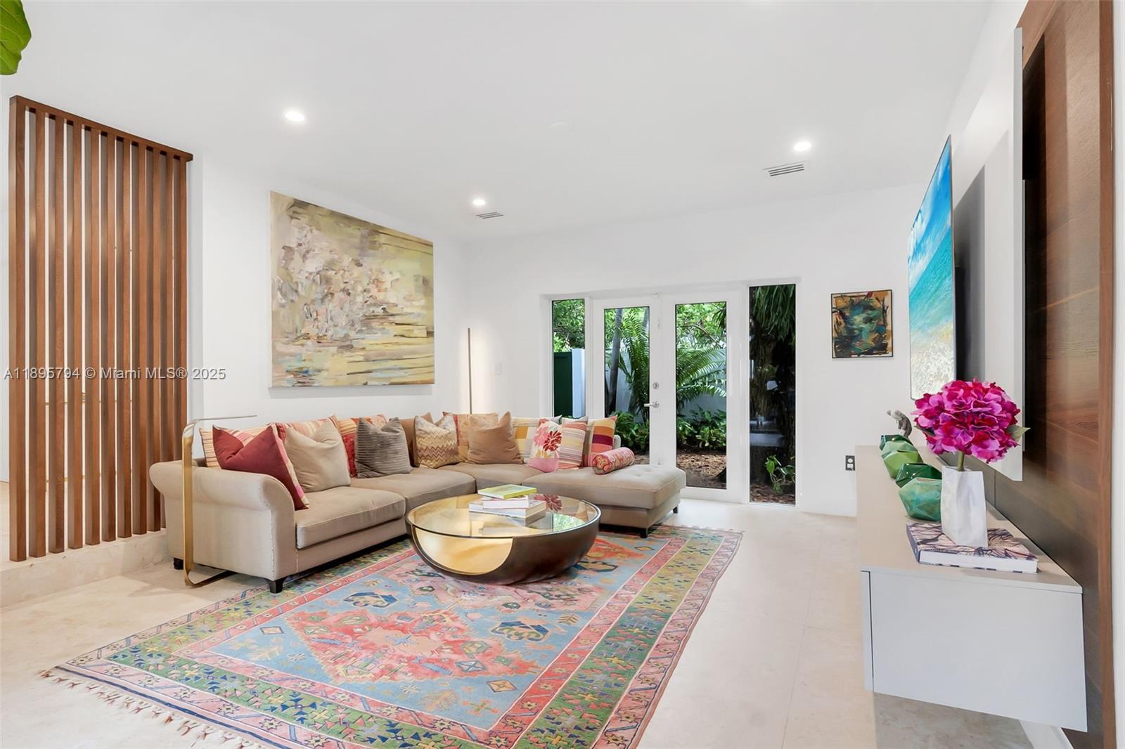 CRYSTAL BLUFF - Residential