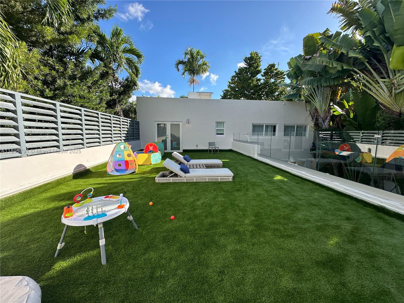 CRYSTAL BLUFF - Residential