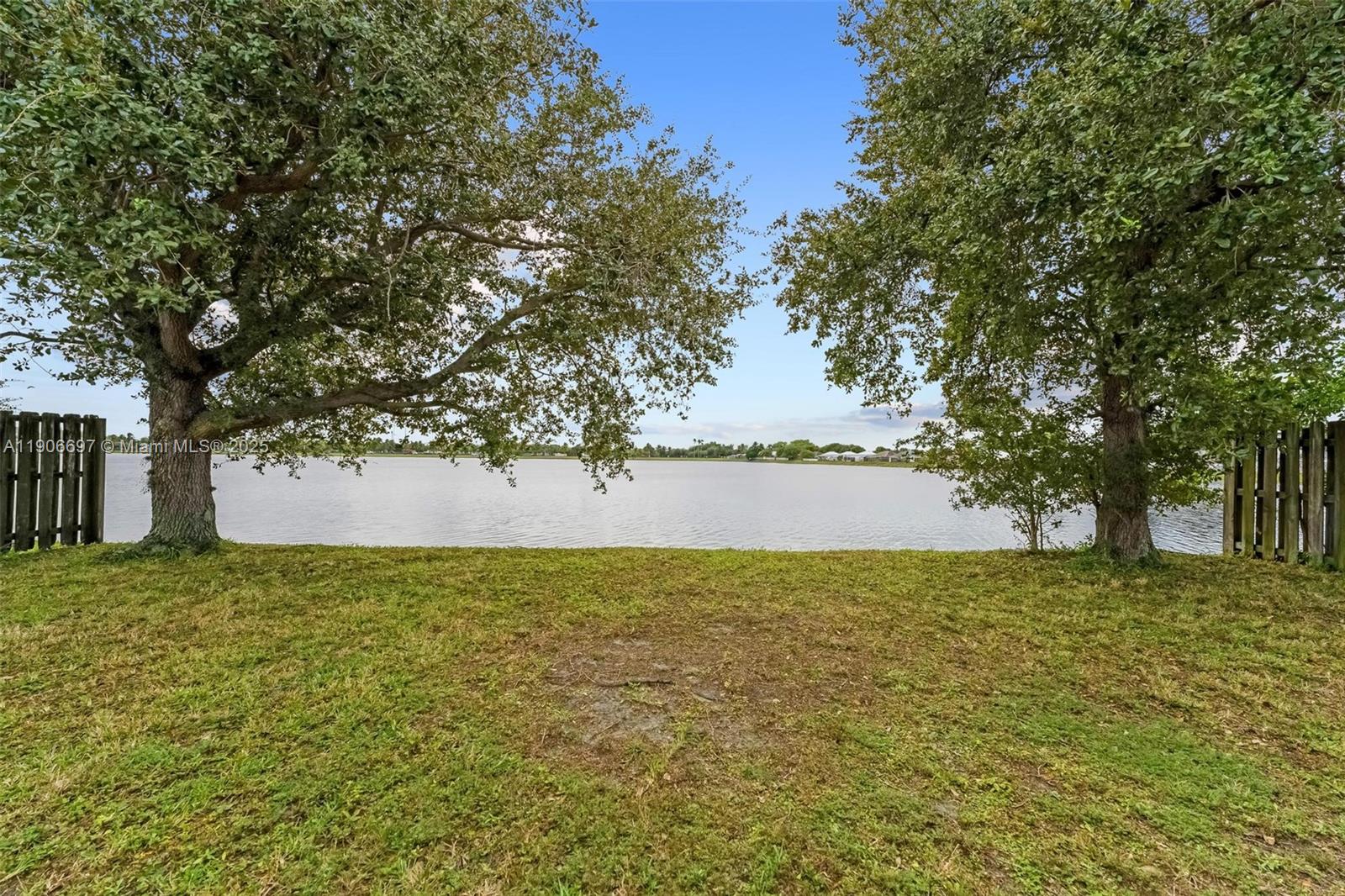 LESLIE LAKE NORTH - Residential