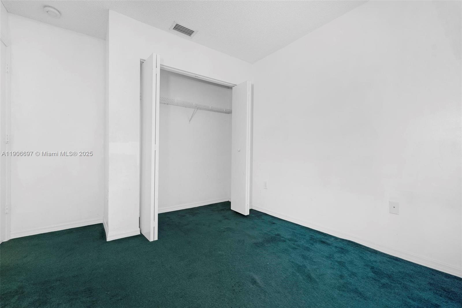 LESLIE LAKE NORTH - Residential