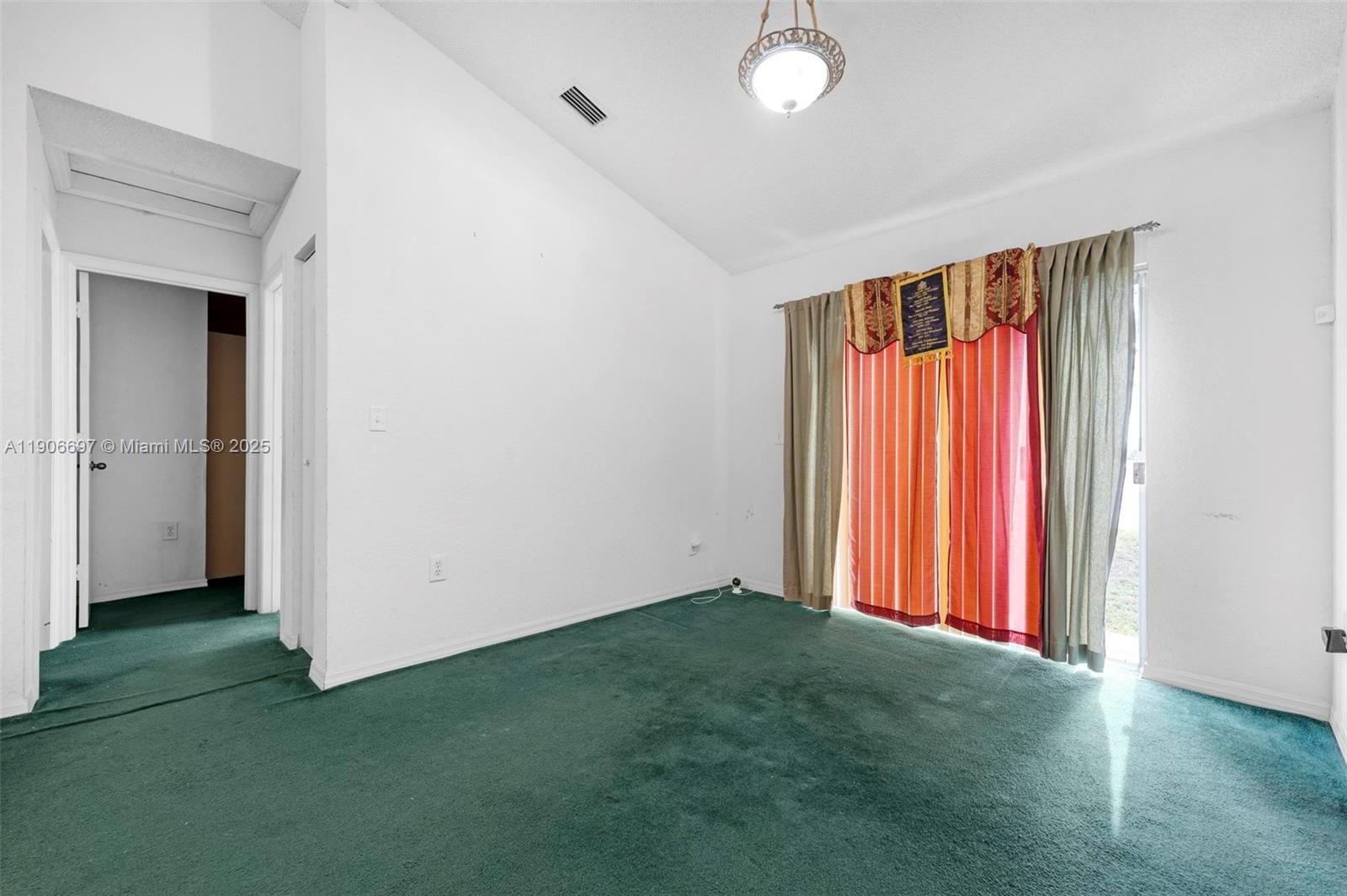 LESLIE LAKE NORTH - Residential