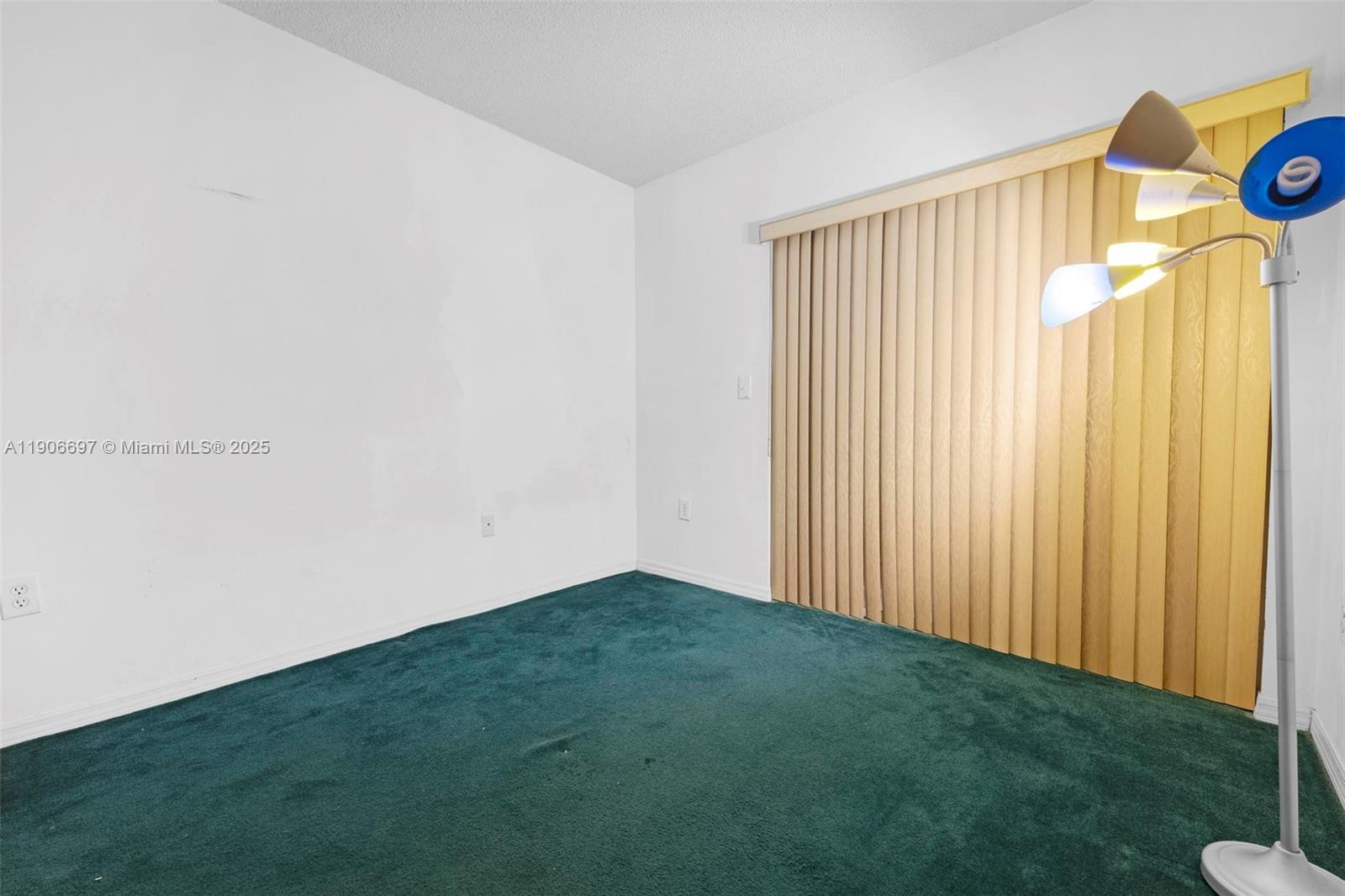 LESLIE LAKE NORTH - Residential