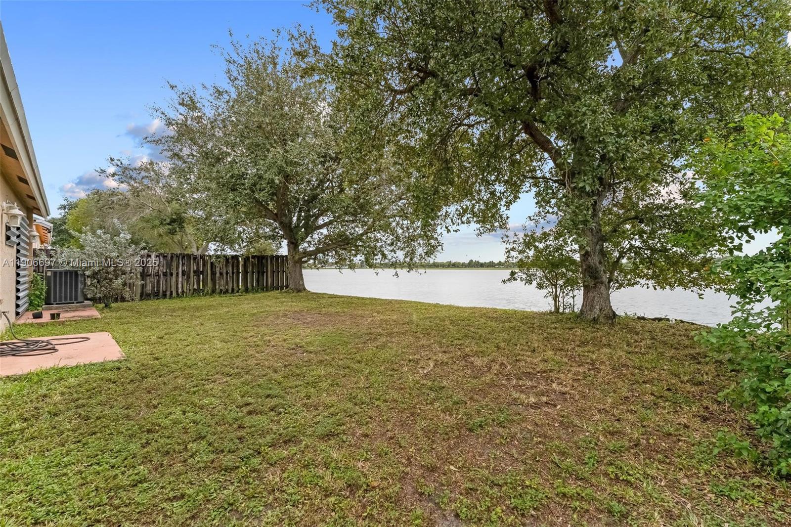 LESLIE LAKE NORTH - Residential