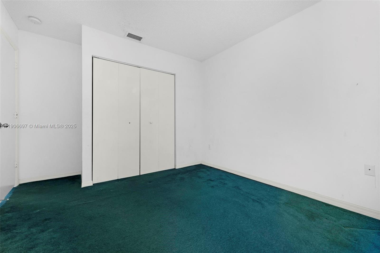 LESLIE LAKE NORTH - Residential