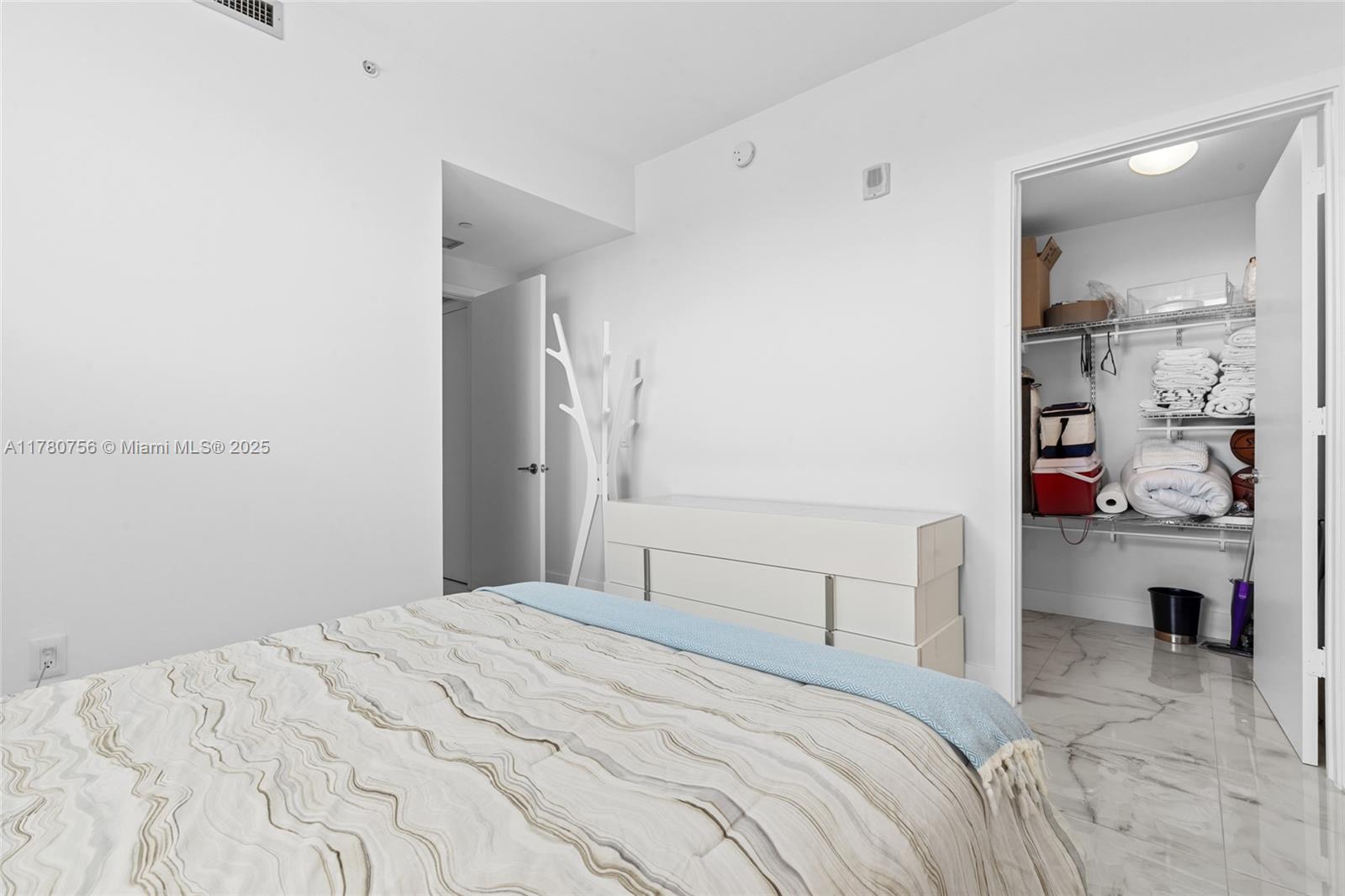 BISCAYNE BEACH CONDO - Residential