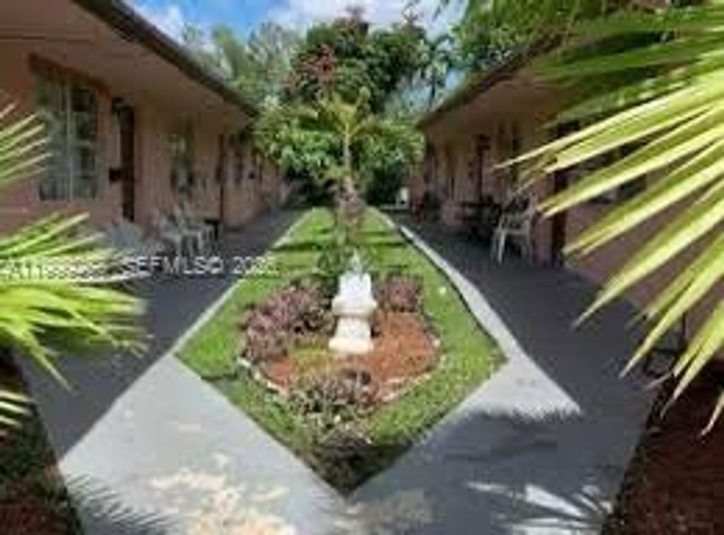 Photo of 129 SE 5th St, Hallandale Beach, FL 33009 (MLS # A11999268)