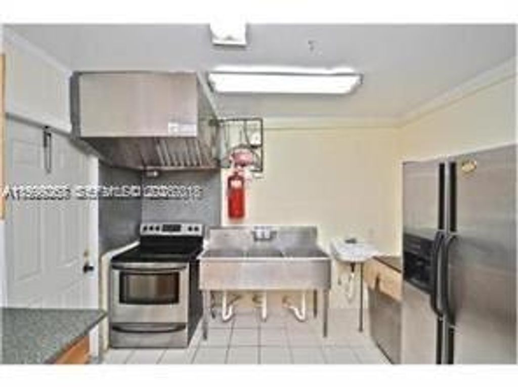 Photo of 129 SE 5th St, Hallandale Beach, FL 33009 (MLS # A11999268)