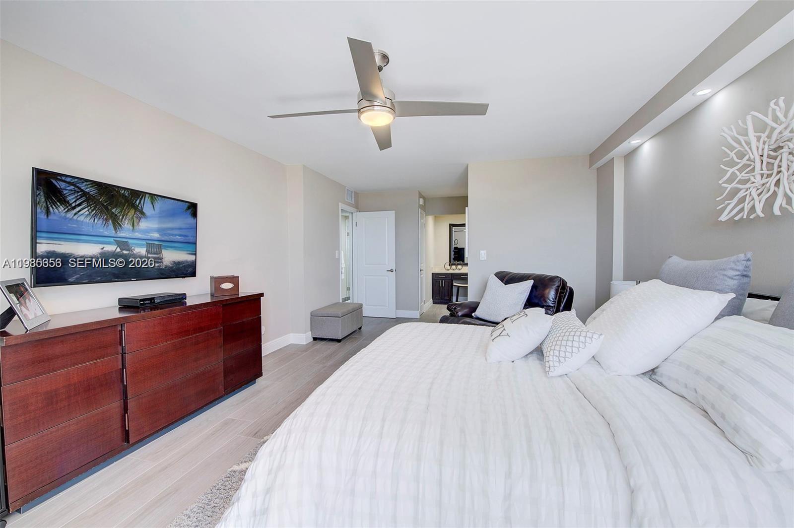 ALLINGTON TOWERS CONDO - Residential