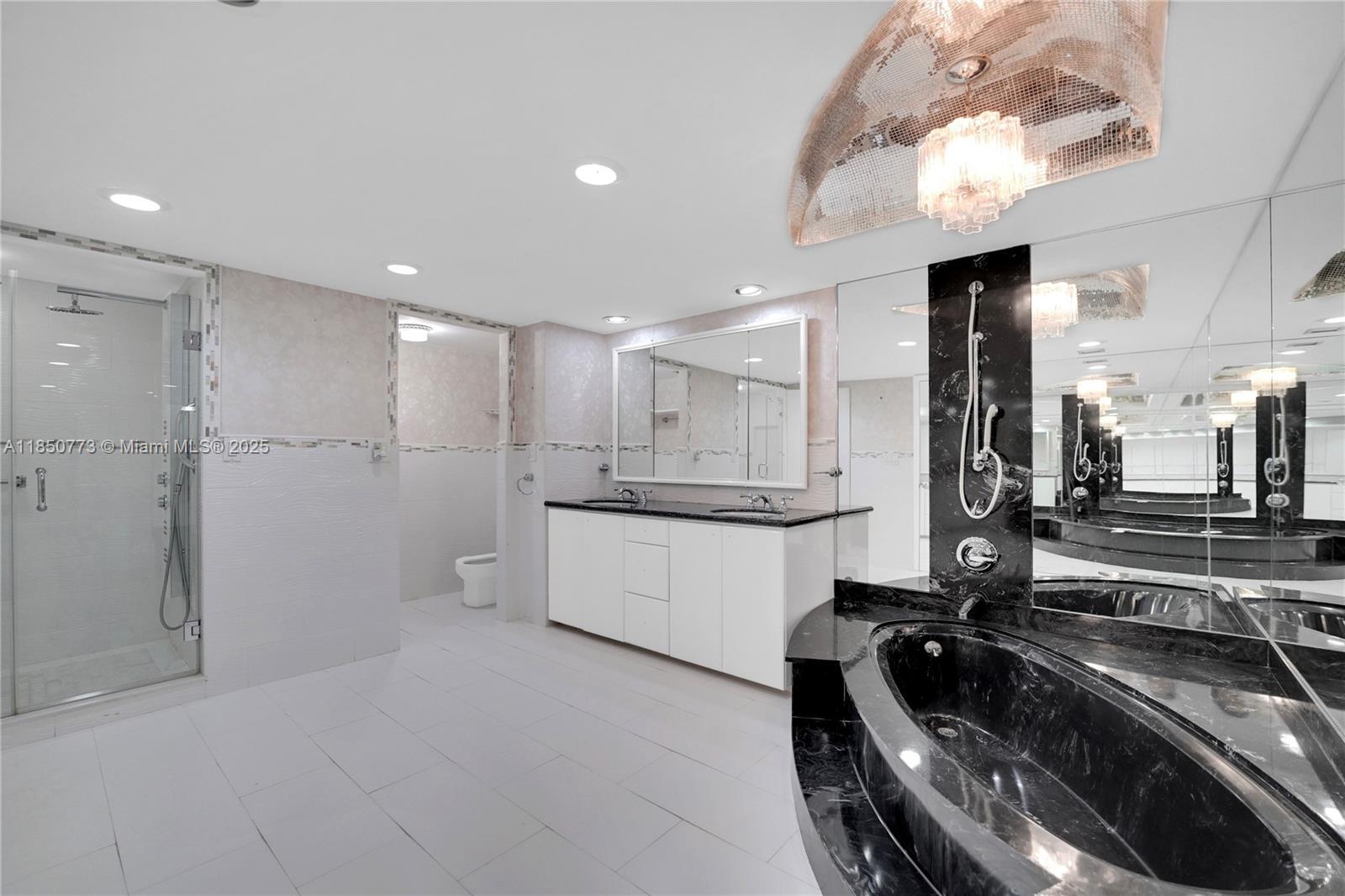 MALAGA TOWERS CONDO - Residential