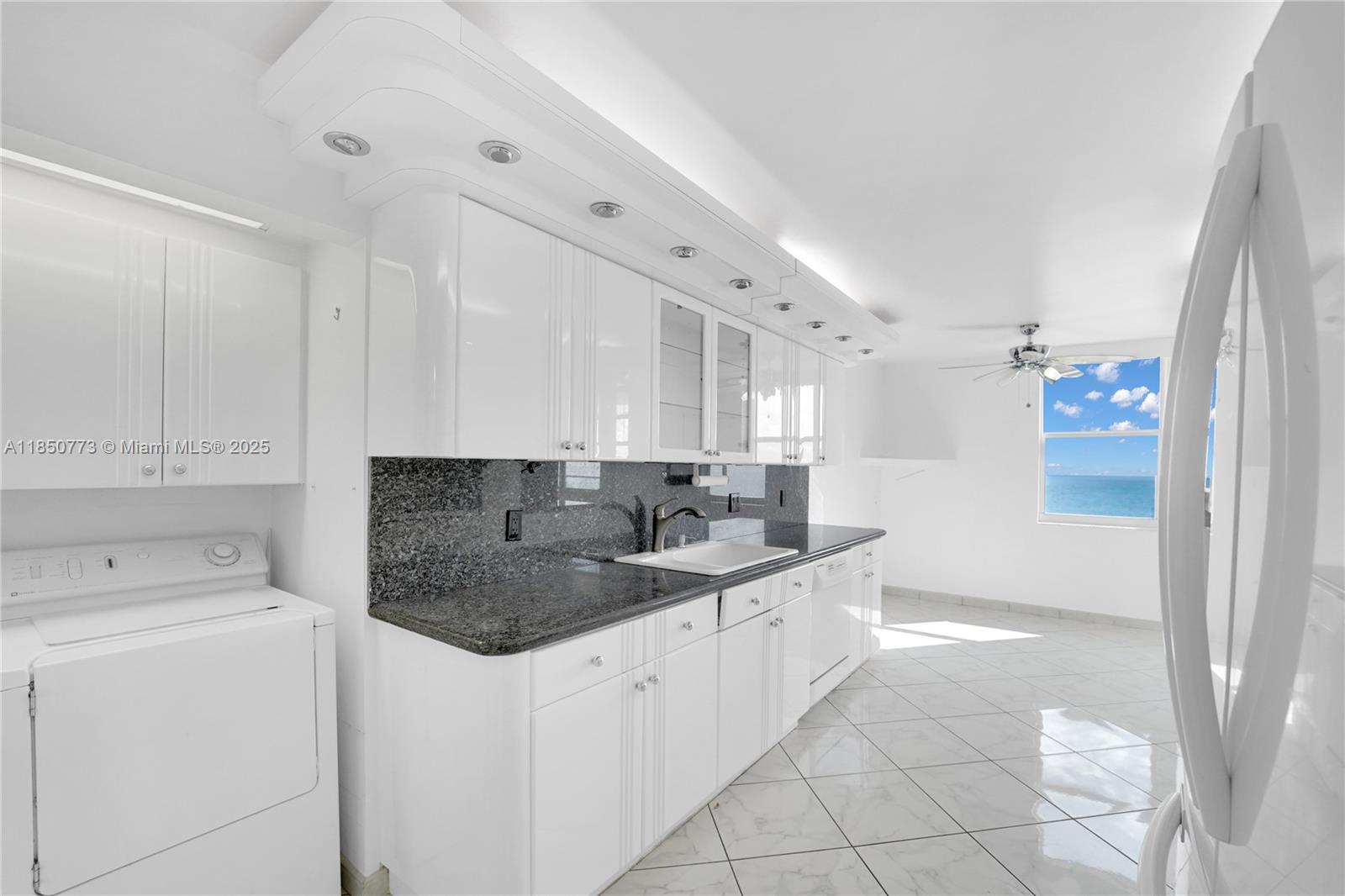 MALAGA TOWERS CONDO - Residential