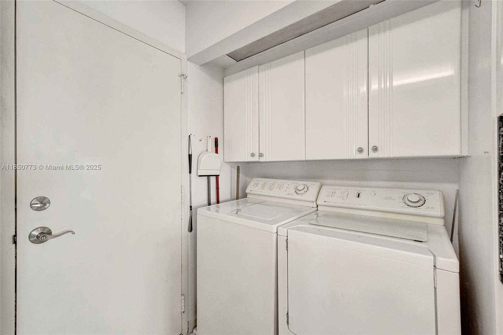 MALAGA TOWERS CONDO - Residential