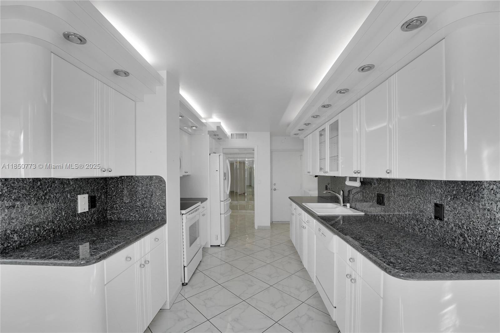 MALAGA TOWERS CONDO - Residential