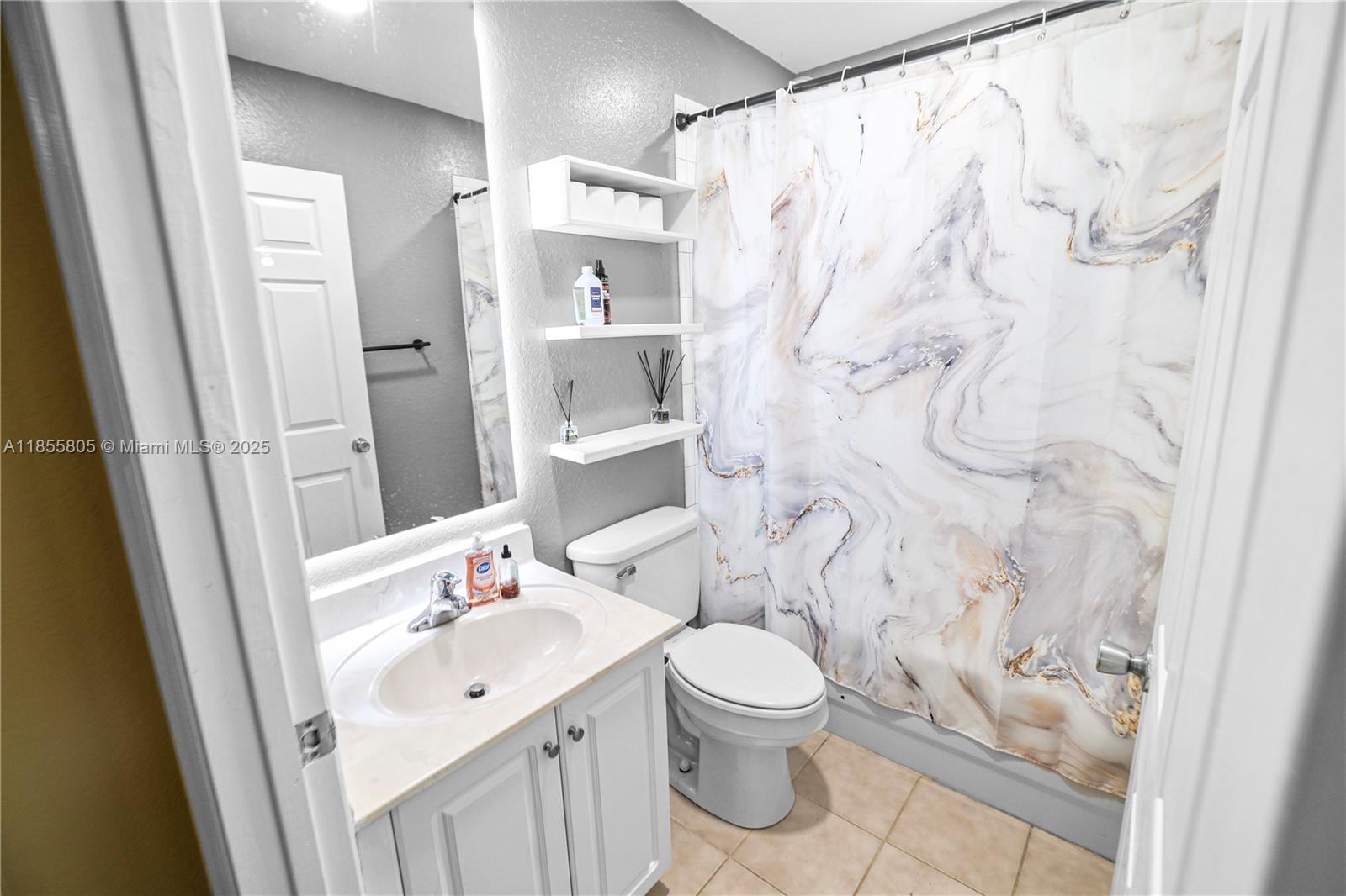 SAN REMO - Residential Lease