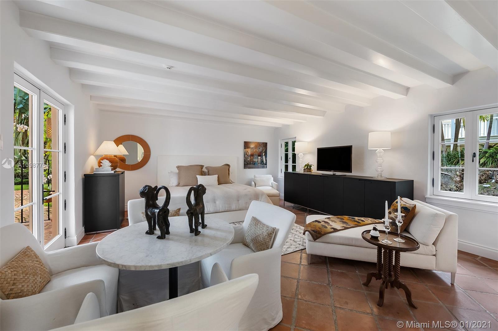 THE MOORINGS - Residential