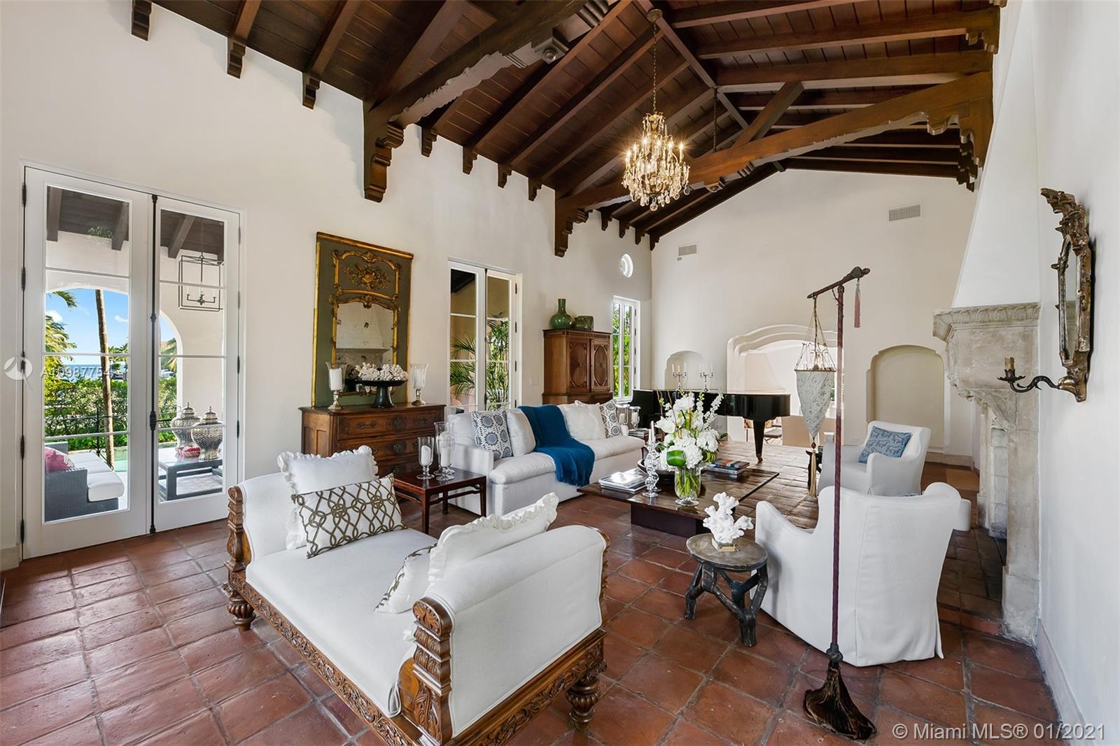 THE MOORINGS - Residential