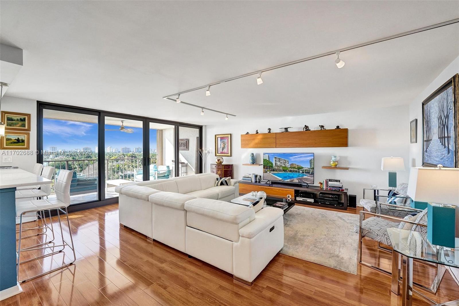 1901 N Ocean Blvd 8B